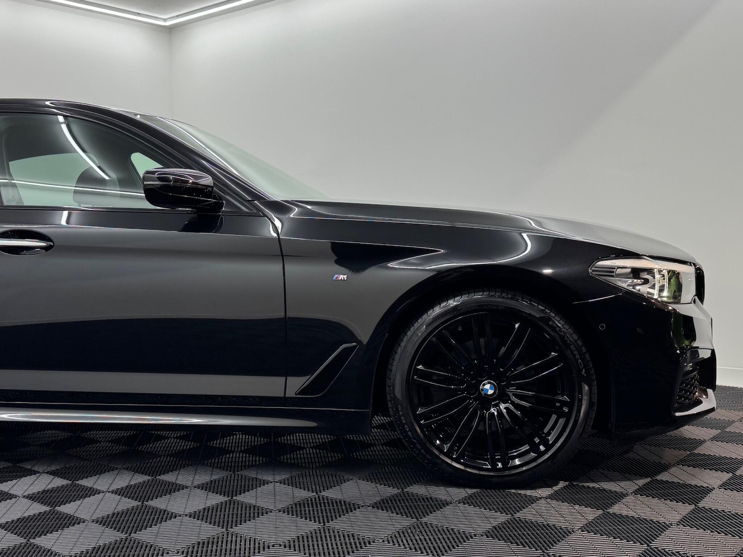 Used BMW 5 Series 2018 for sale - 76936204: Photo 30