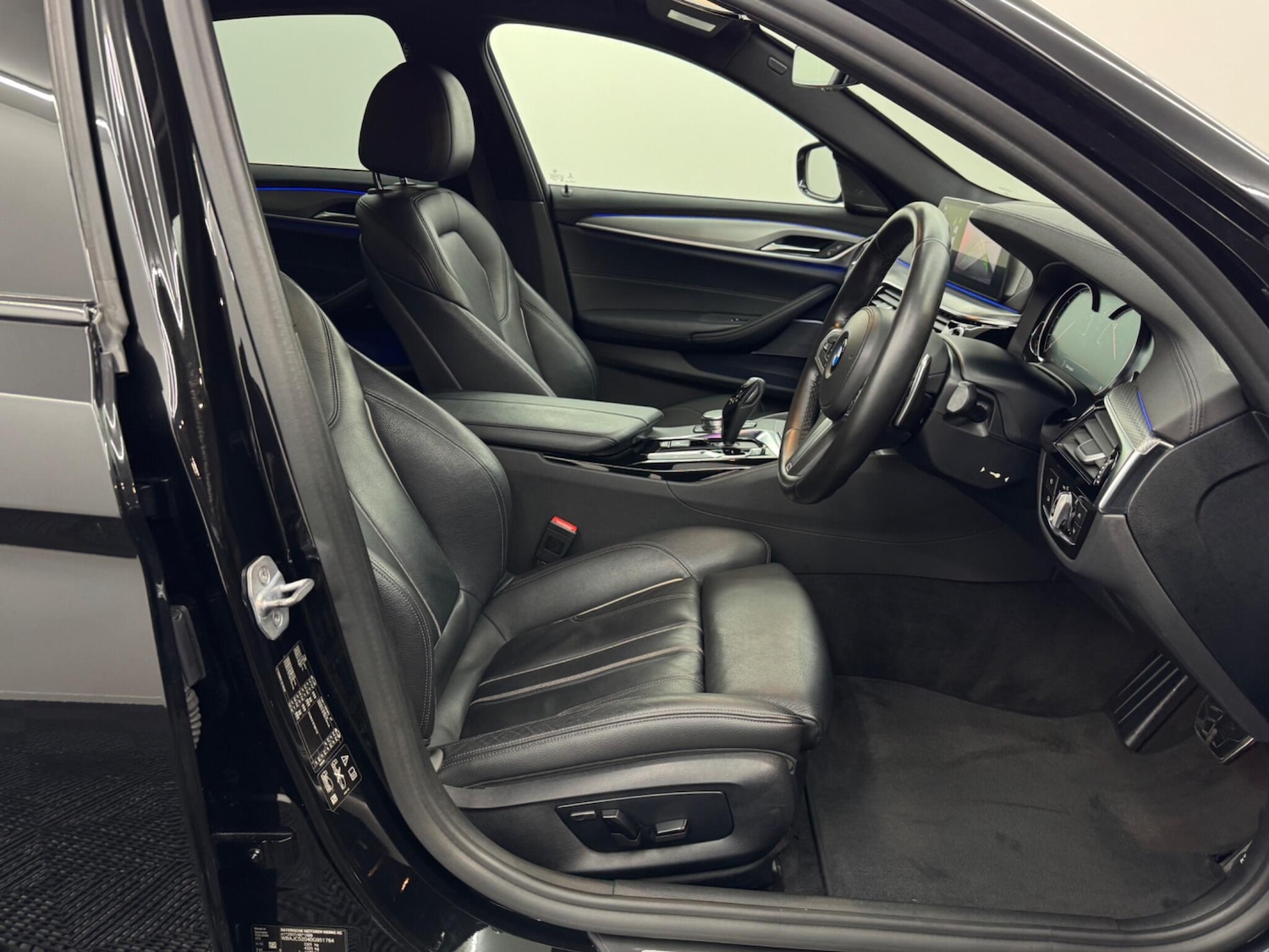 Used BMW 5 Series 2018 for sale - 76936204: Photo 35