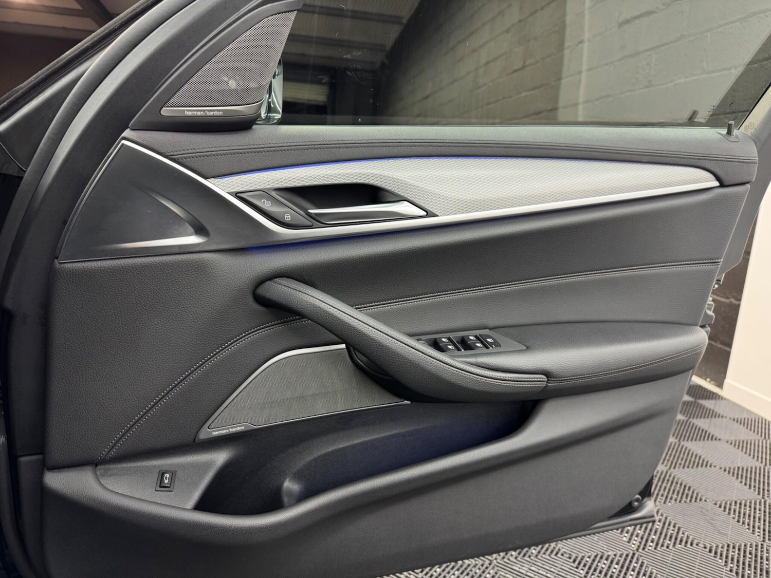 Used BMW 5 Series 2018 for sale - 76936204: Photo 40