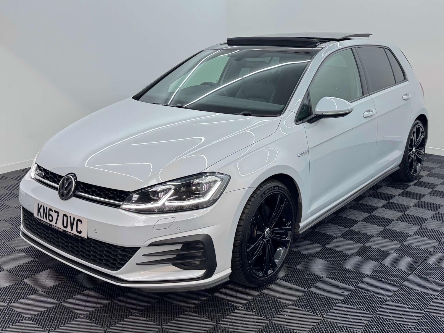 Used Volkswagen Golf for sale - 77752890: Photo 4