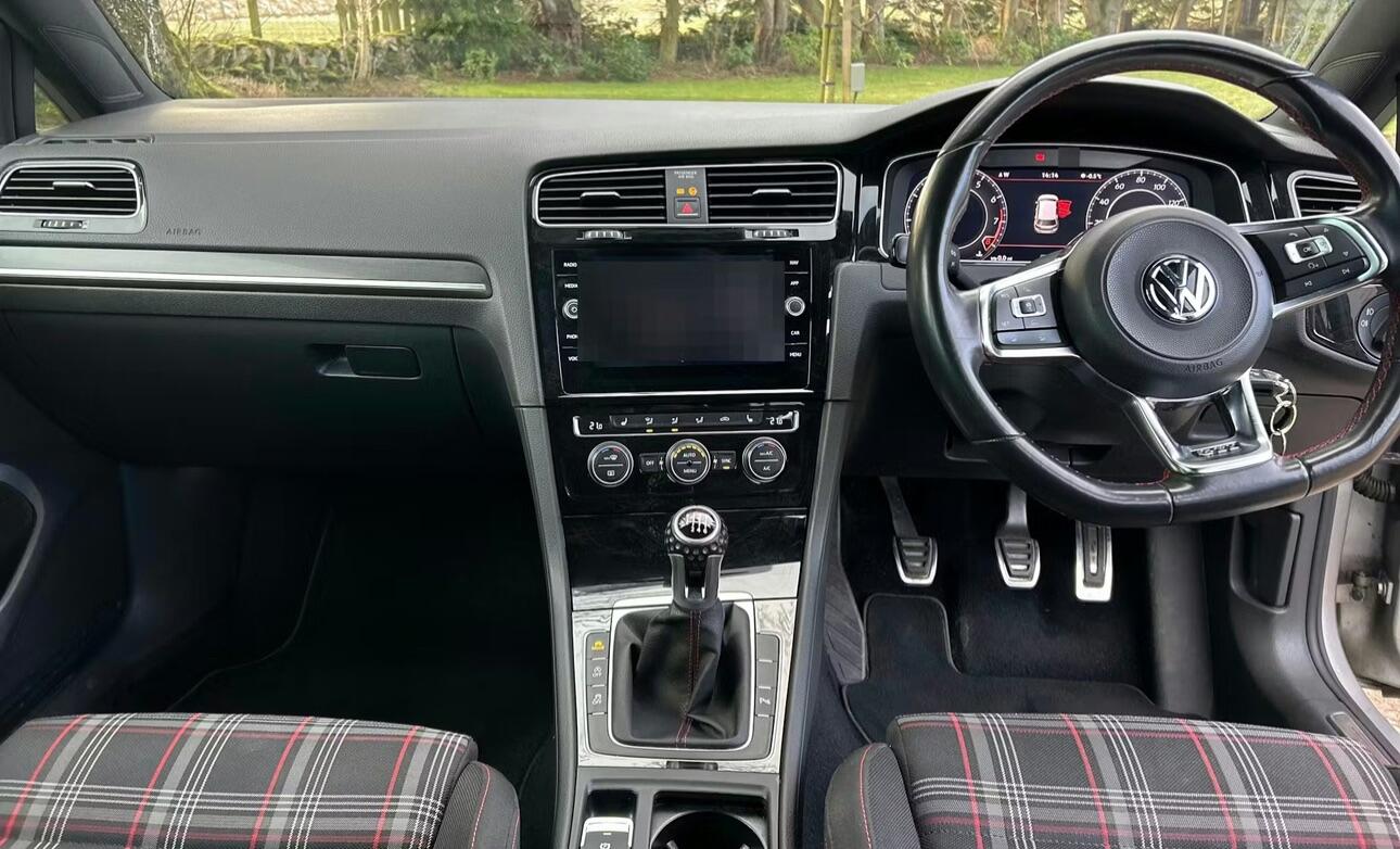 Used Volkswagen Golf 2018 for sale - 77144182: Photo 3