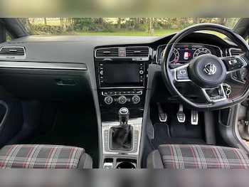 Used Volkswagen Golf 2018 for sale - 77144182: Photo