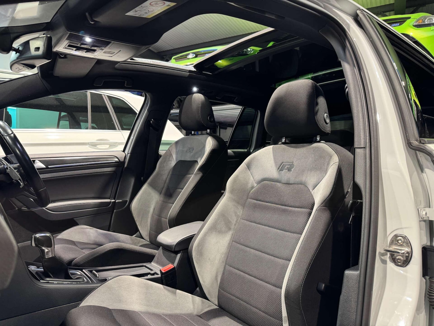 Used Volkswagen Golf 2016 for sale - 77783101: Photo 37