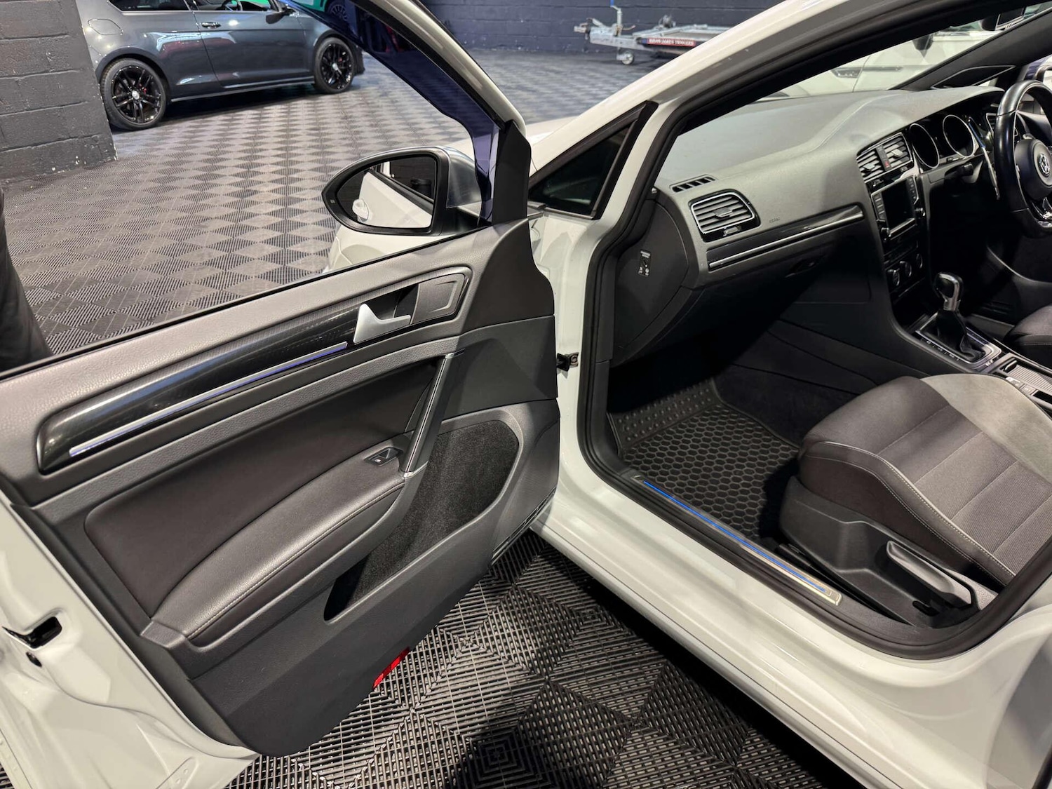 Used Volkswagen Golf 2016 for sale - 77783101: Photo 39