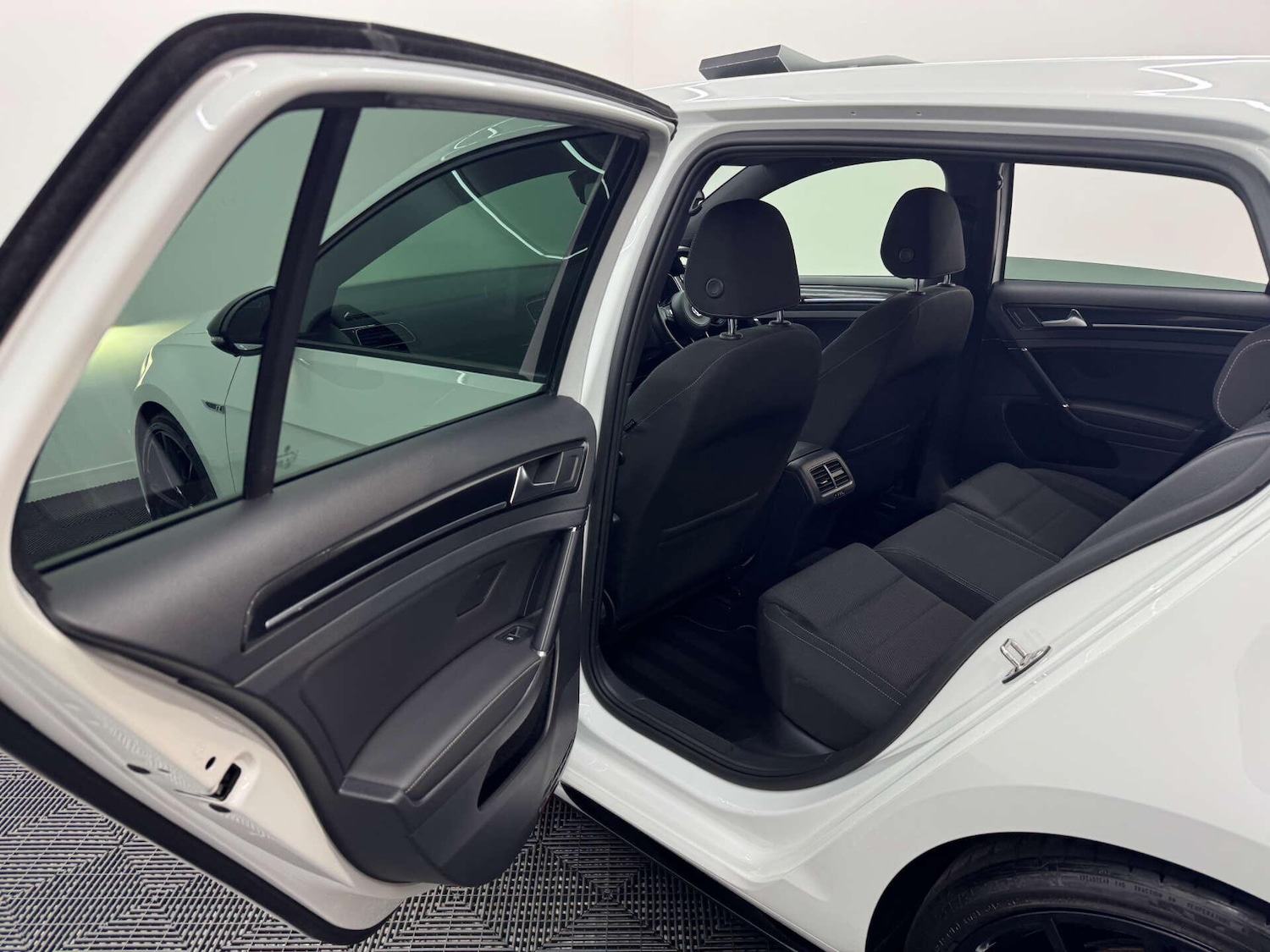 Used Volkswagen Golf for sale - 77704865: Photo 34