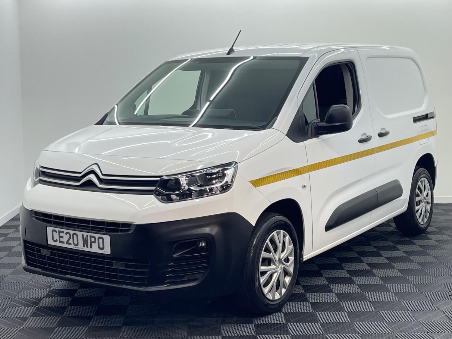 Used Citroen Berlingo 2020 for sale - 76378063: Photo 2