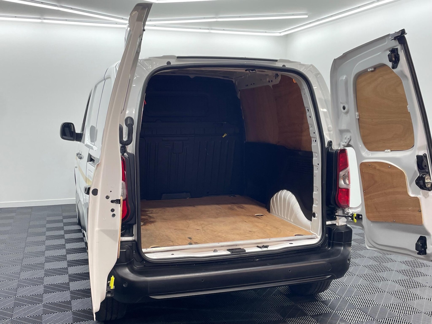 Used Citroen Berlingo 2020 for sale - 76378063: Photo 38