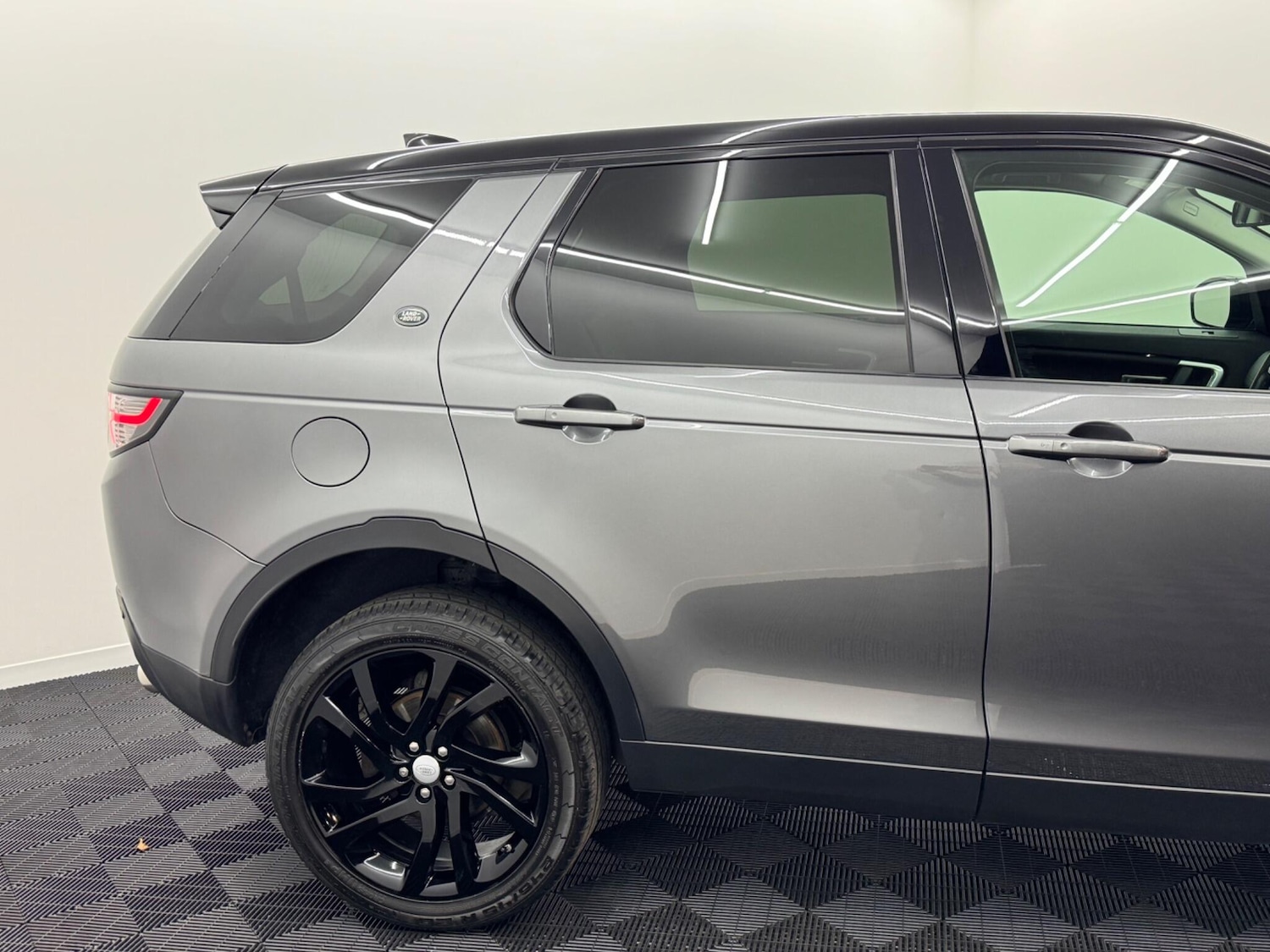 Used Land Rover Discovery Sport 2018 for sale - 76633221: Photo 15