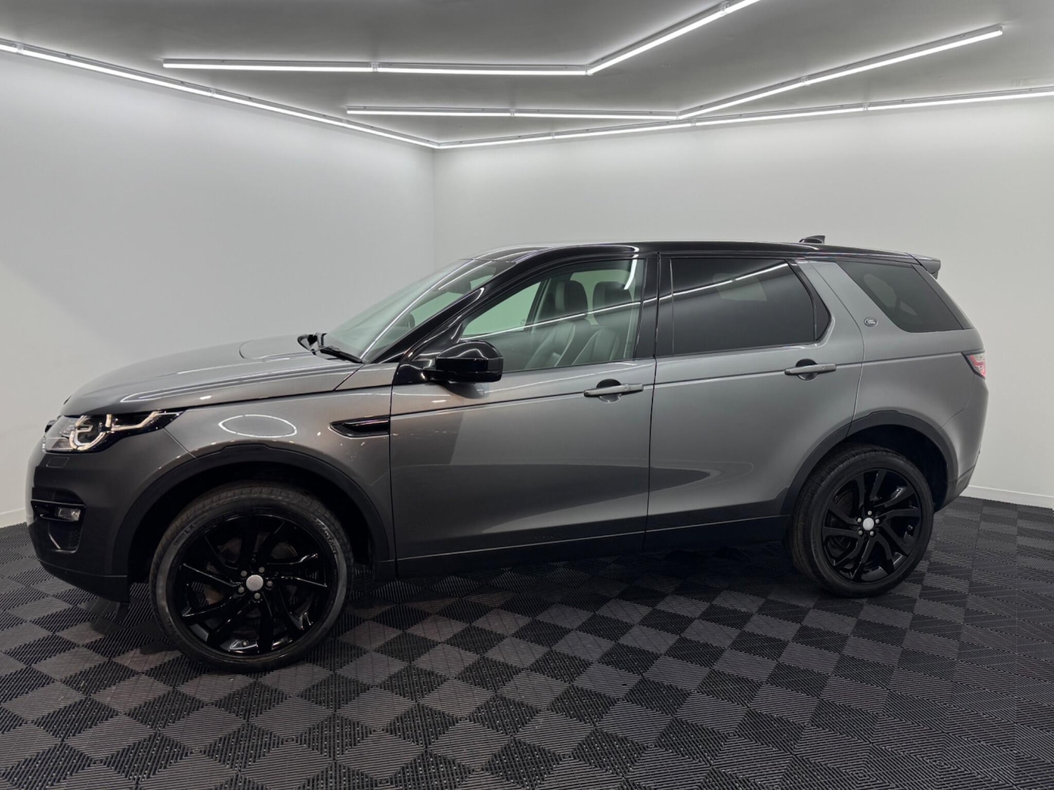 Used Land Rover Discovery Sport 2018 for sale - 76633221: Photo 25