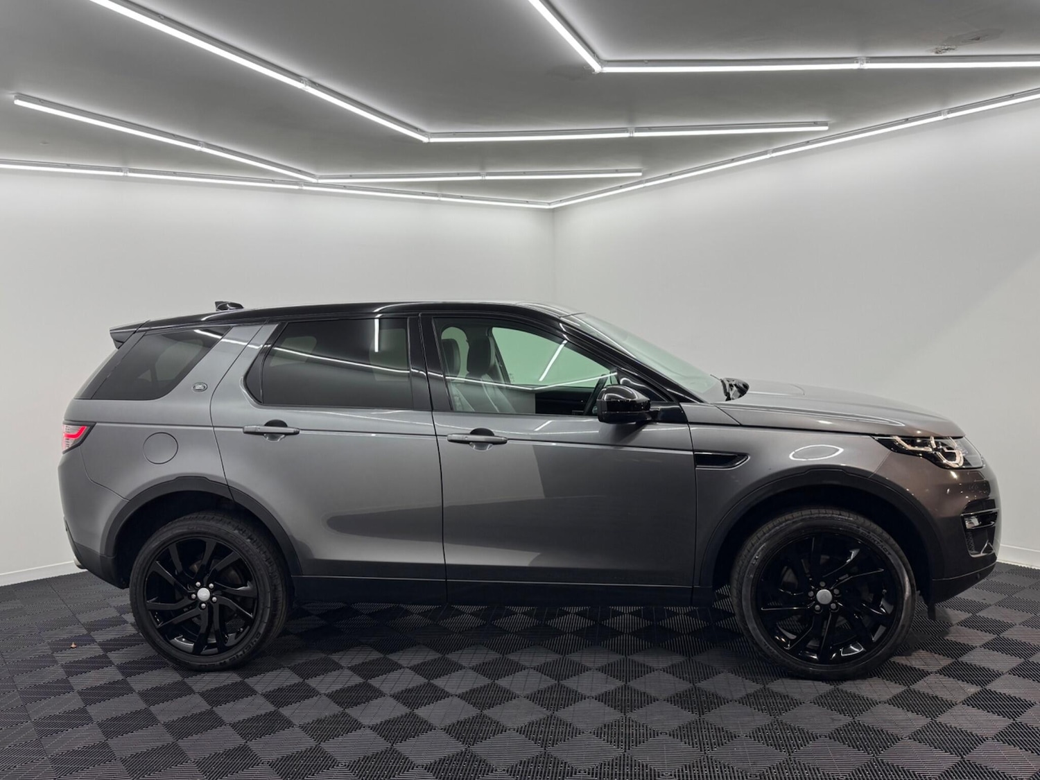 Used Land Rover Discovery Sport 2018 for sale - 76633221: Photo 27