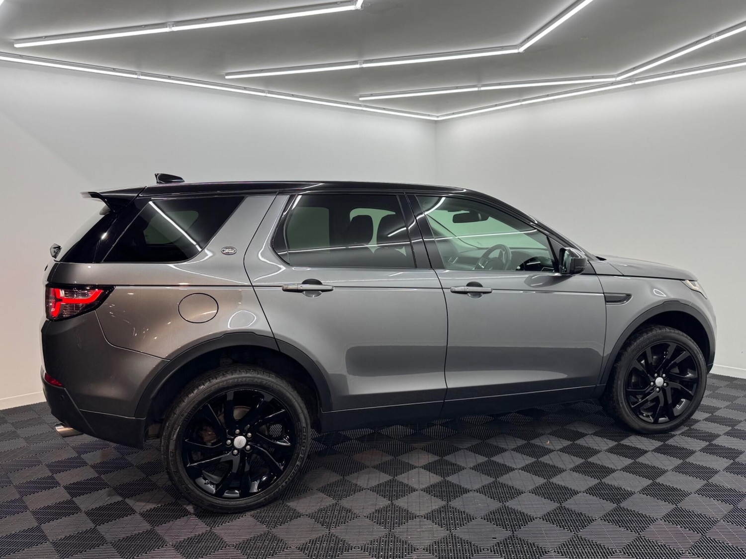 Used Land Rover Discovery Sport 2018 for sale - 76633221: Photo 28