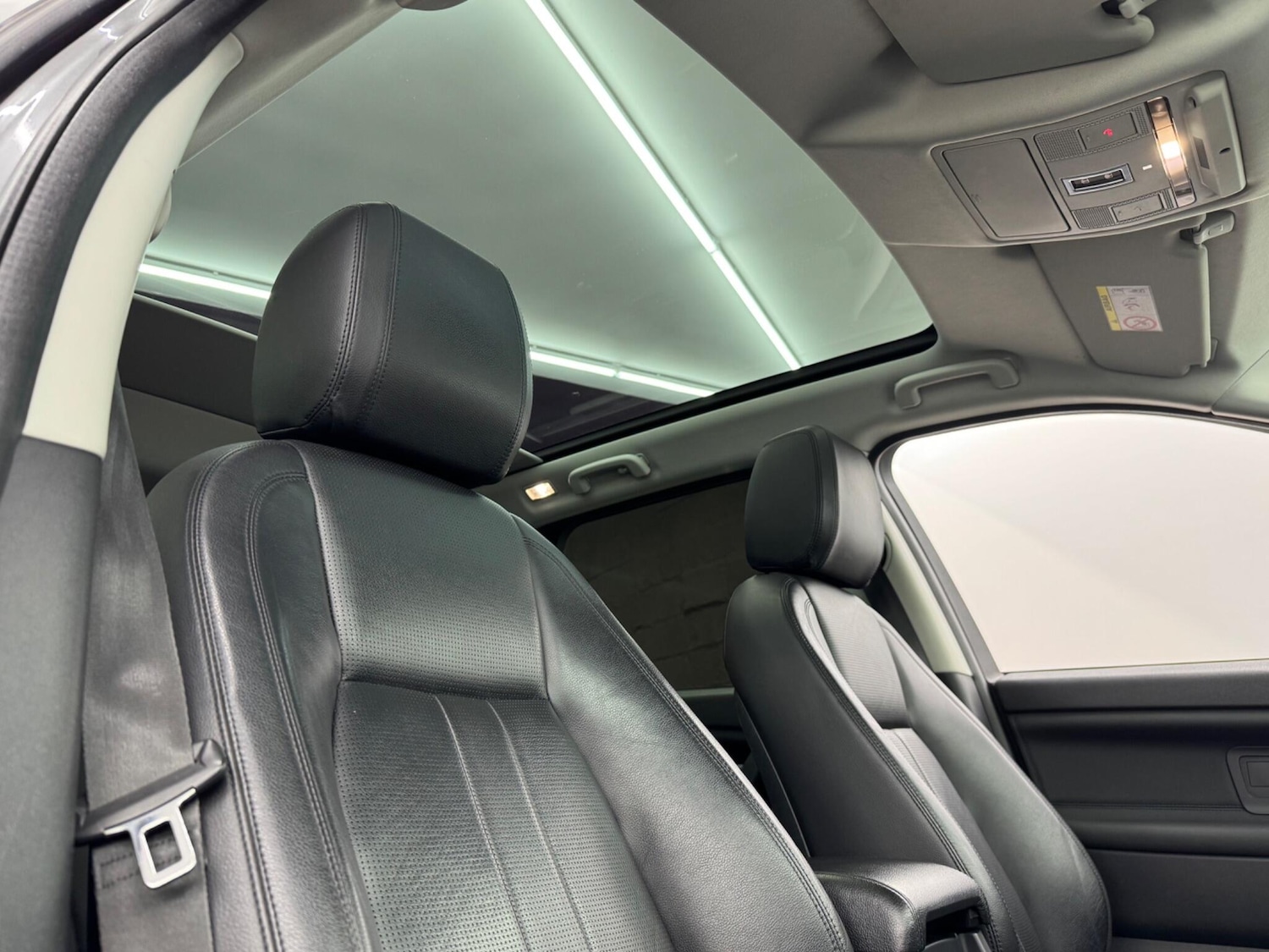 Used Land Rover Discovery Sport 2018 for sale - 76633221: Photo 3