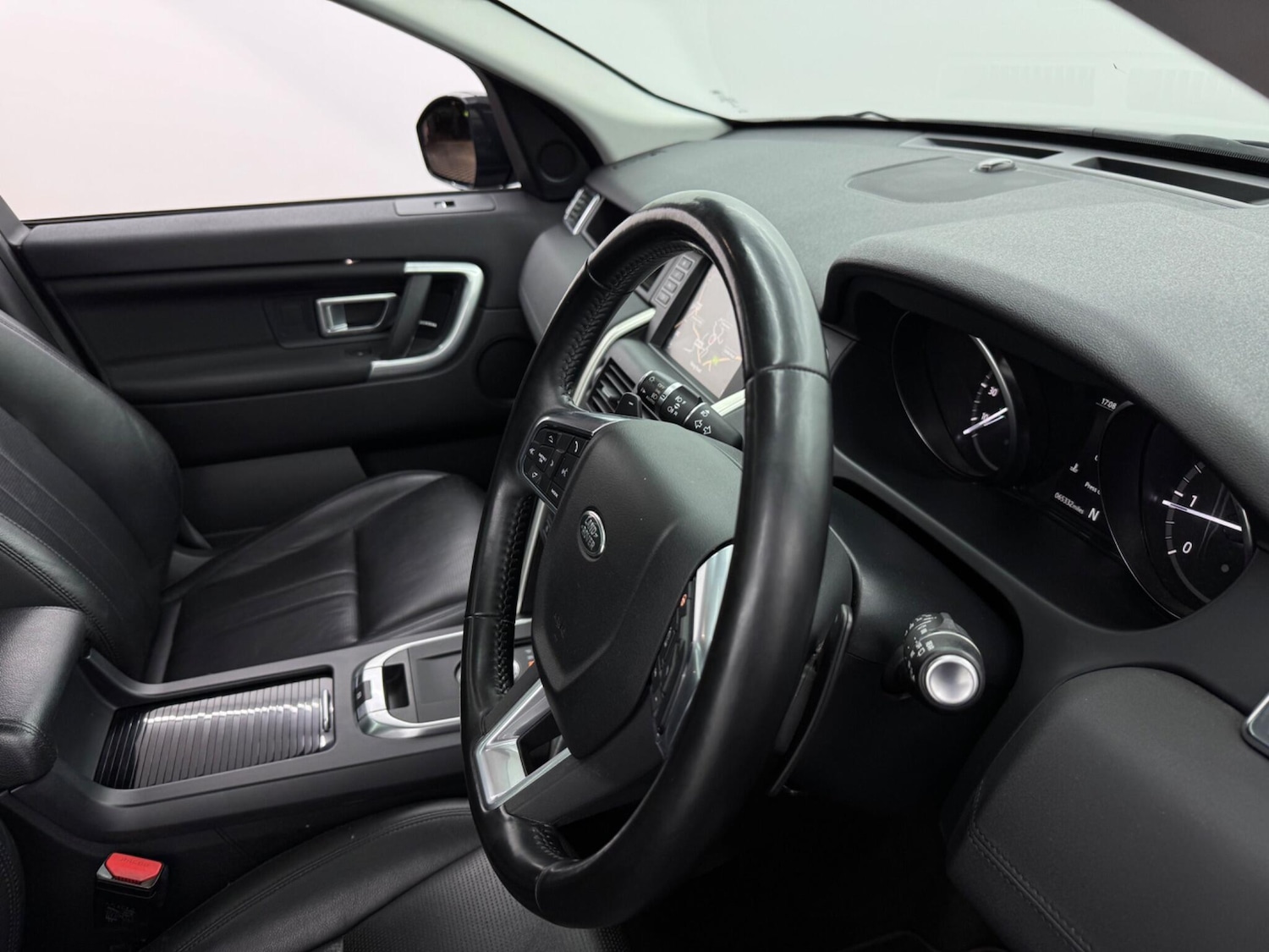 Used Land Rover Discovery Sport 2018 for sale - 76633221: Photo 31