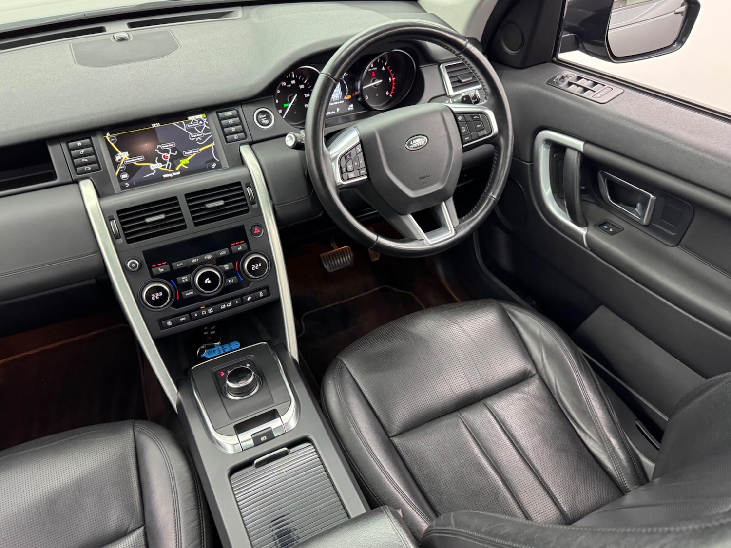 Used Land Rover Discovery Sport 2018 for sale - 76633221: Photo 32