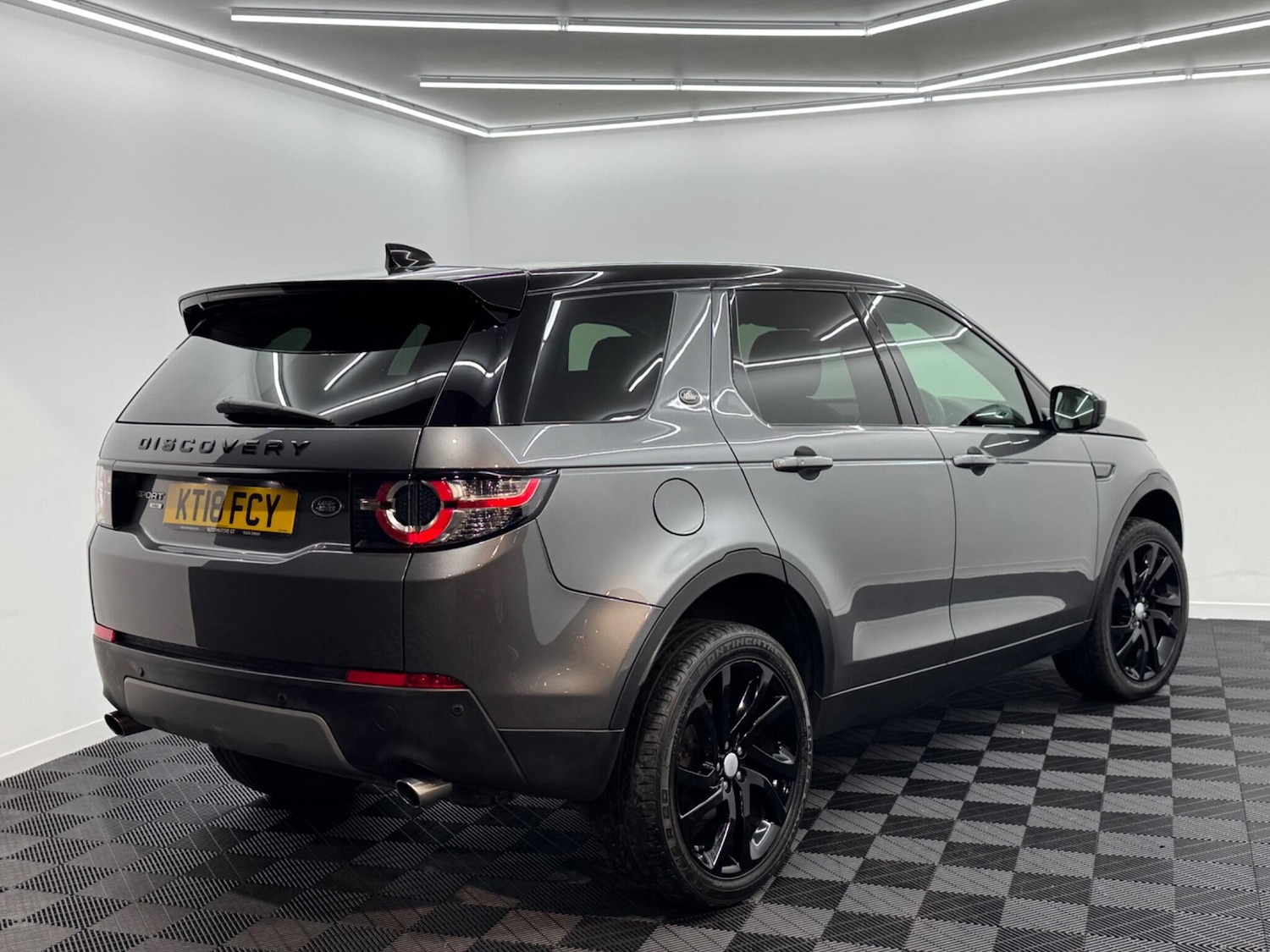 Used Land Rover Discovery Sport 2018 for sale - 76633221: Photo 4