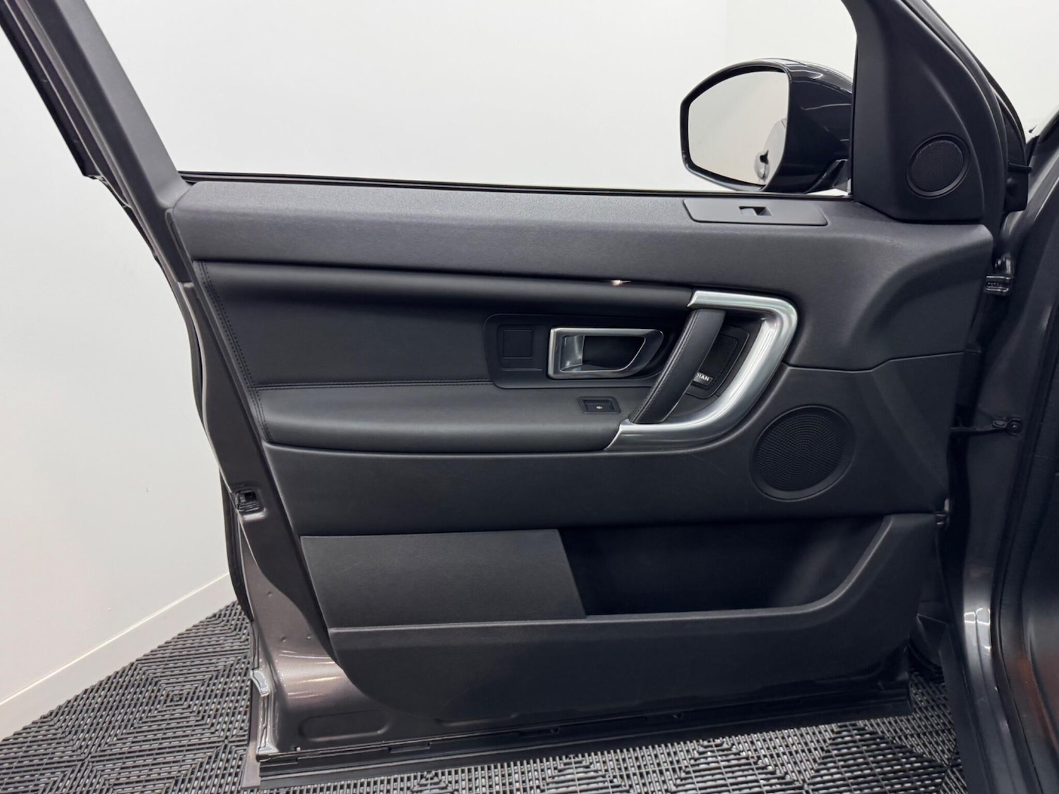 Used Land Rover Discovery Sport 2018 for sale - 76633221: Photo 54