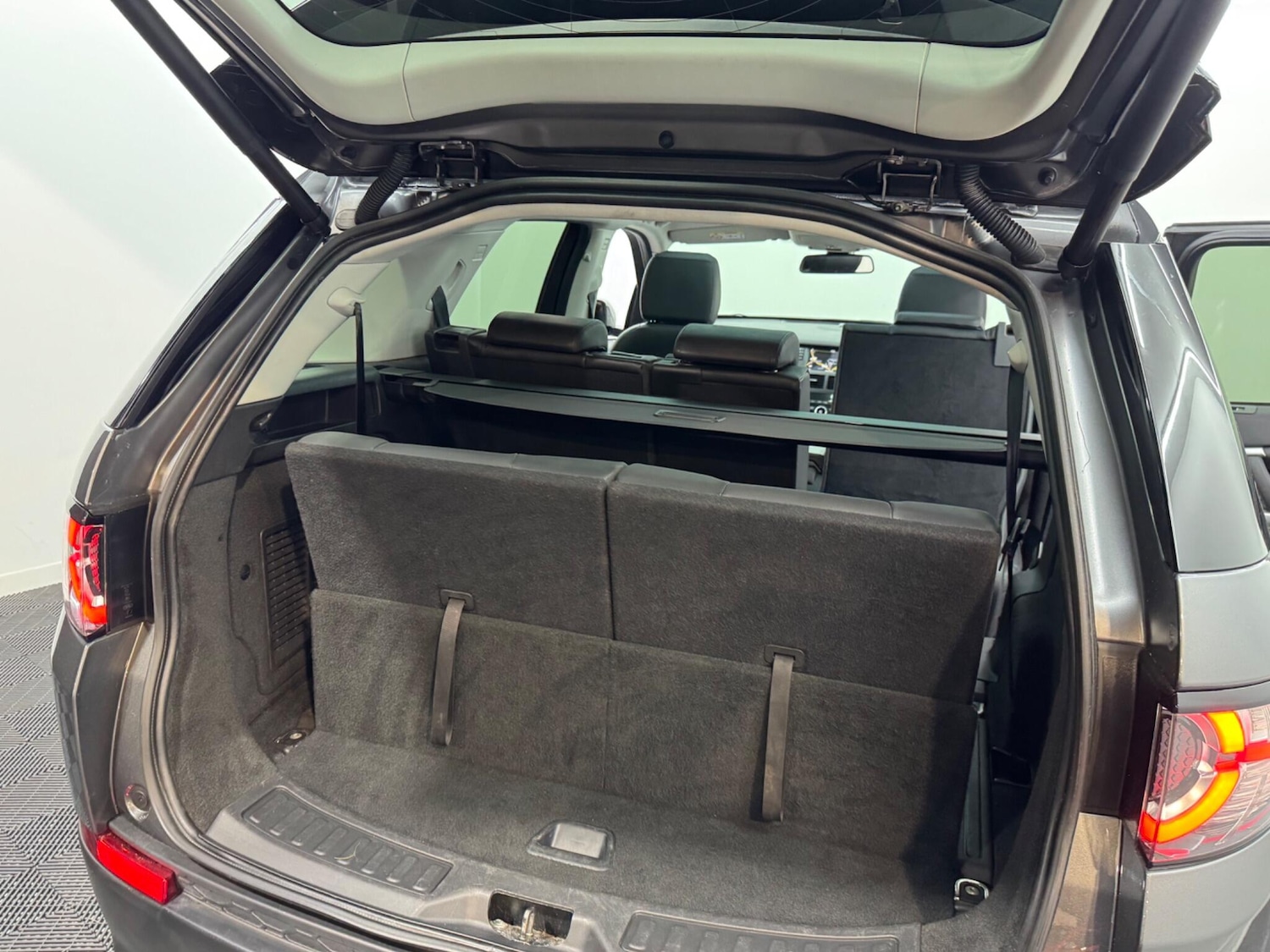 Used Land Rover Discovery Sport 2018 for sale - 76633221: Photo 59