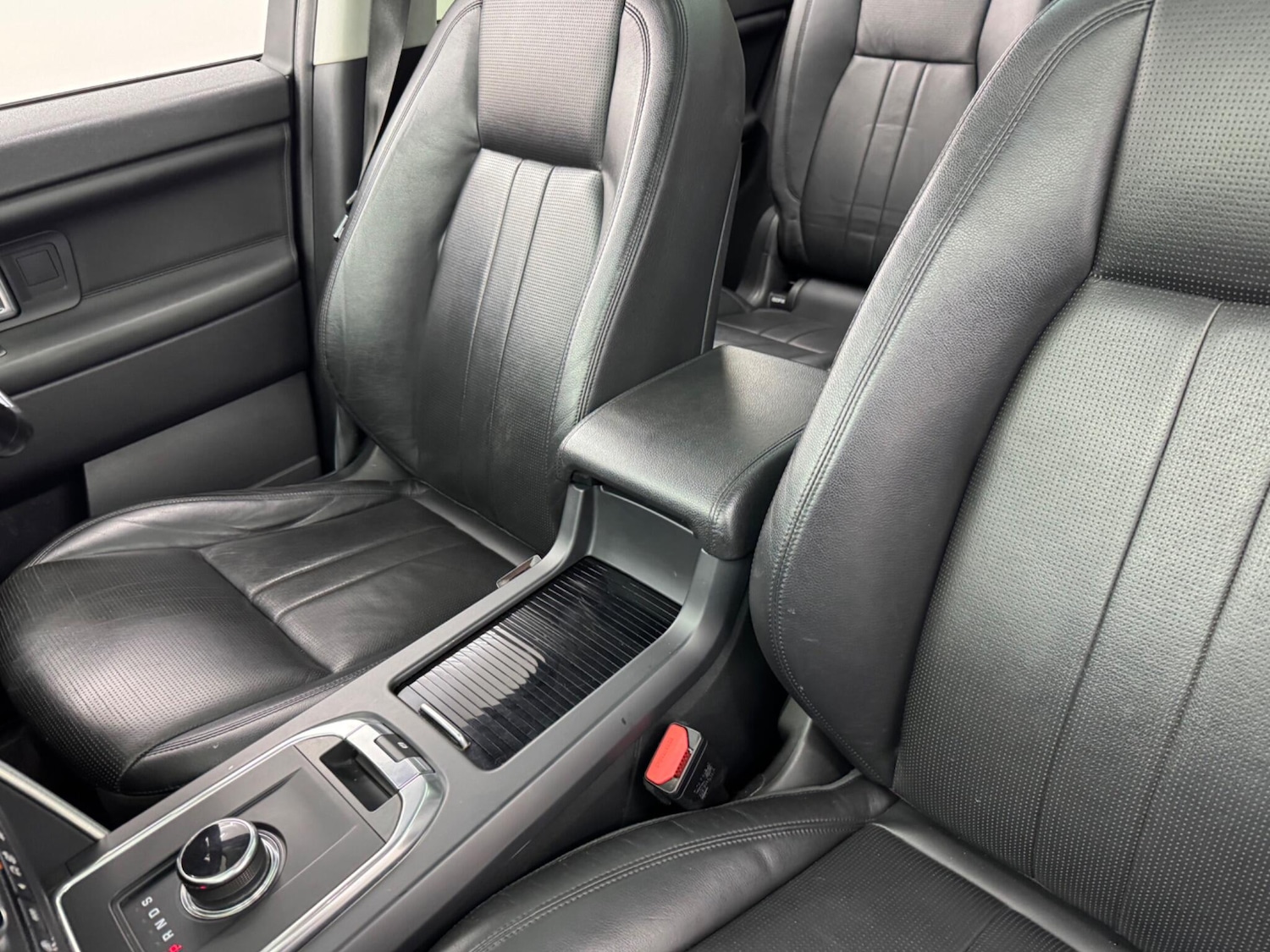 Used Land Rover Discovery Sport 2018 for sale - 76633221: Photo 65