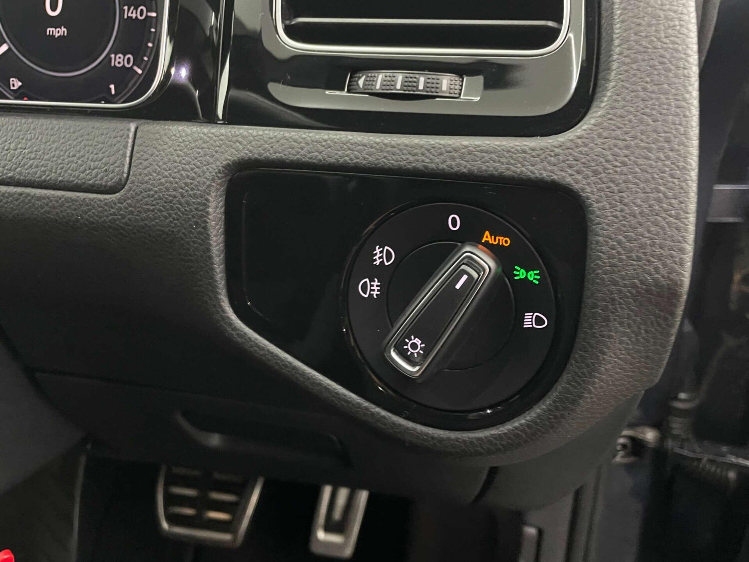 Used Volkswagen Golf for sale - 77683926: Photo 32