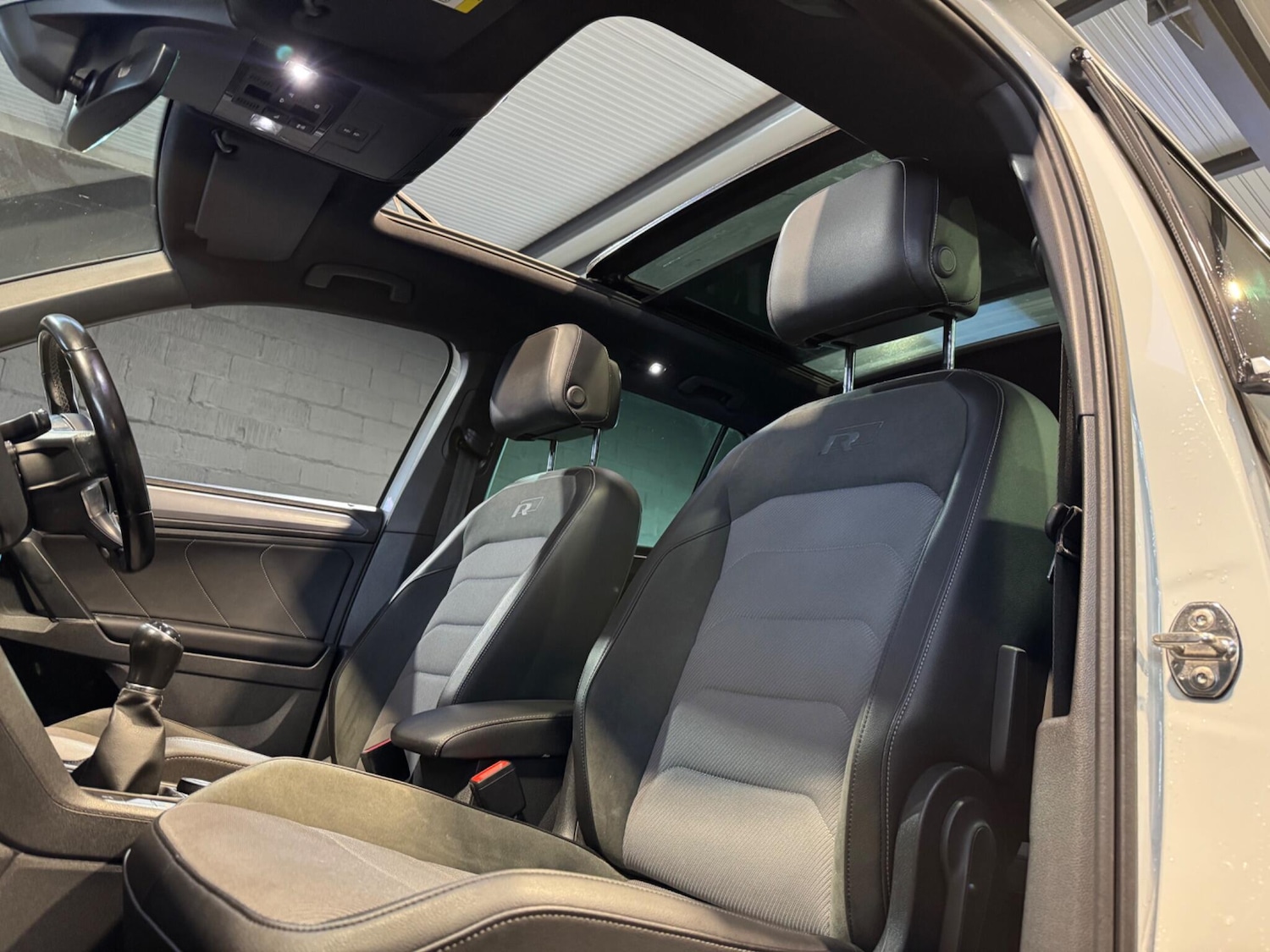 Used Volkswagen Tiguan 2017 for sale - 77549449: Photo 4