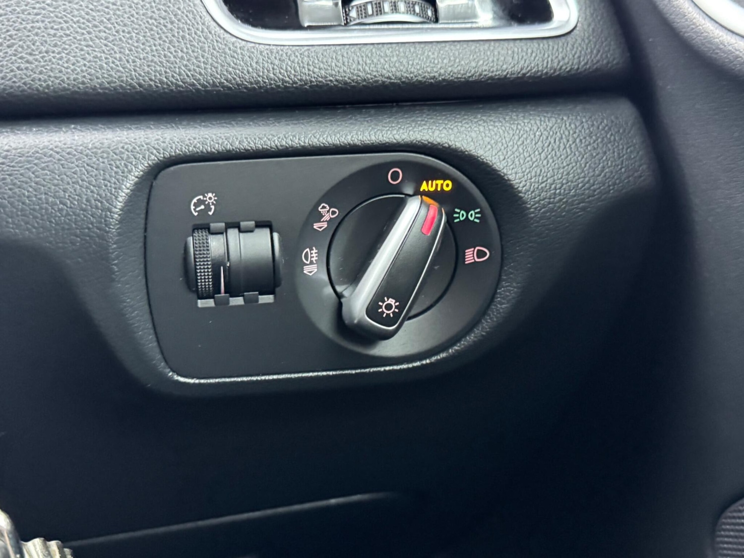 Used Audi Q3 2017 for sale - 76446523: Photo 28