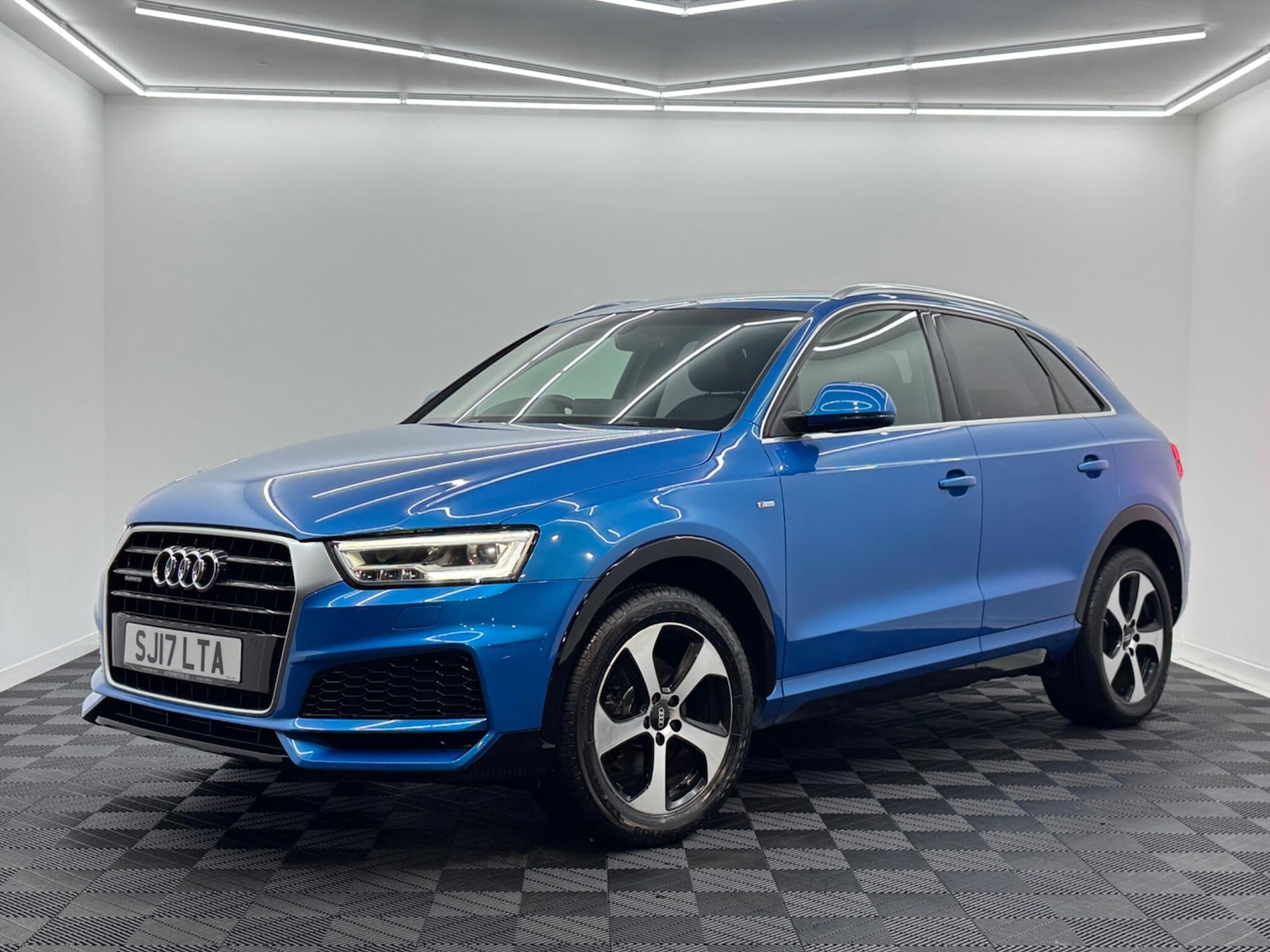 Used Audi Q3 2017 for sale - 76446523: Photo 4