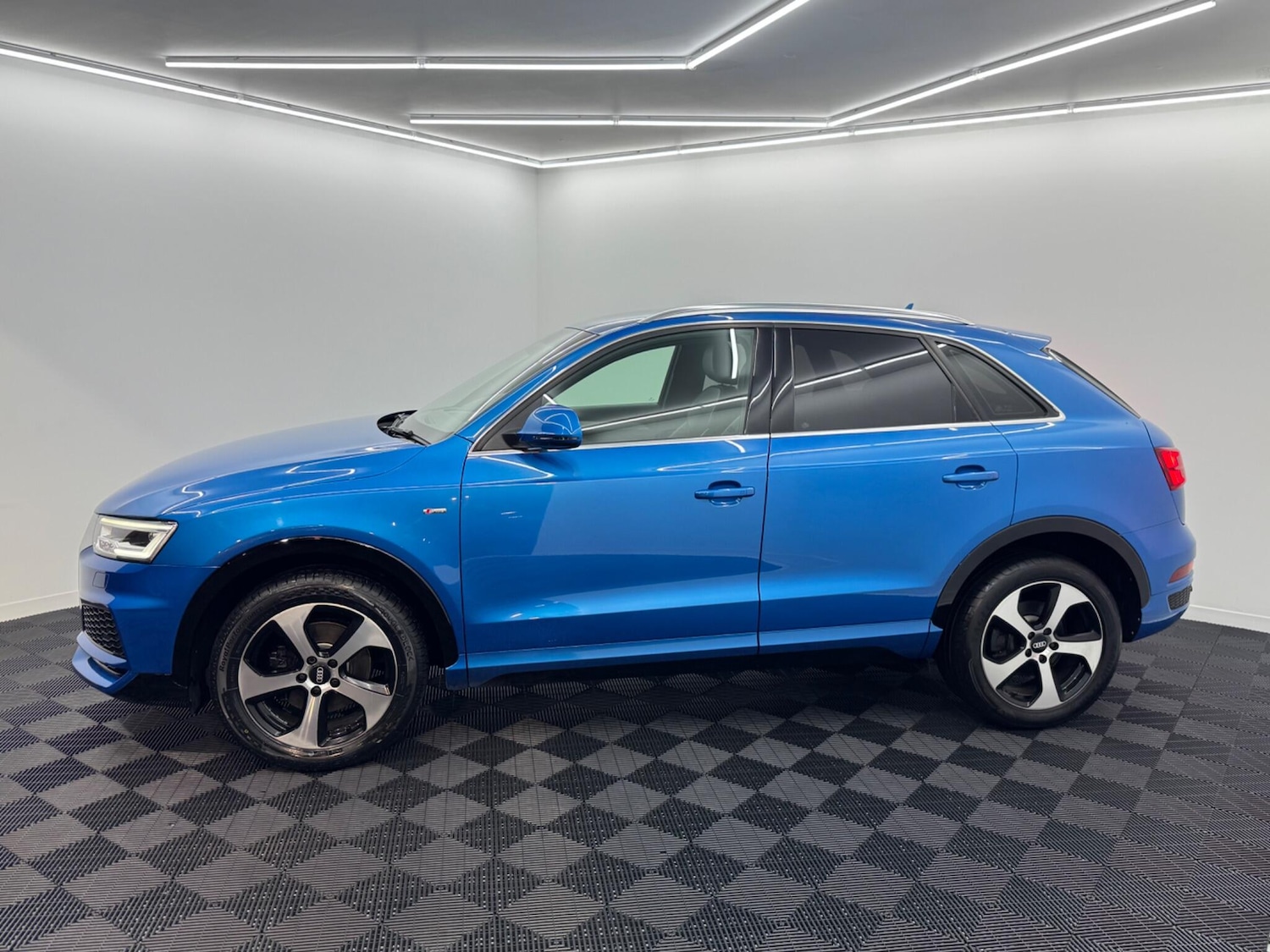 Used Audi Q3 2017 for sale - 76446523: Photo 41