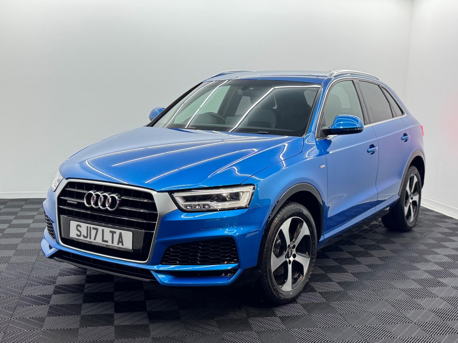 Used Audi Q3 2017 for sale - 76446523: Photo 45