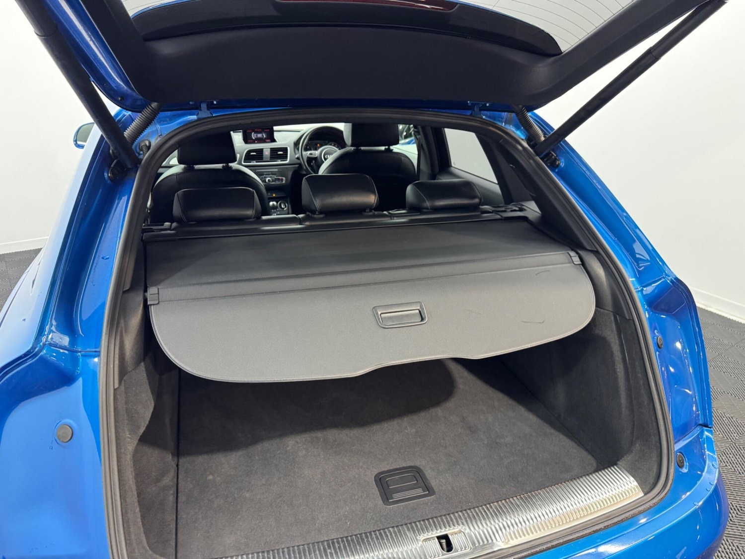 Used Audi Q3 2017 for sale - 76446523: Photo 48