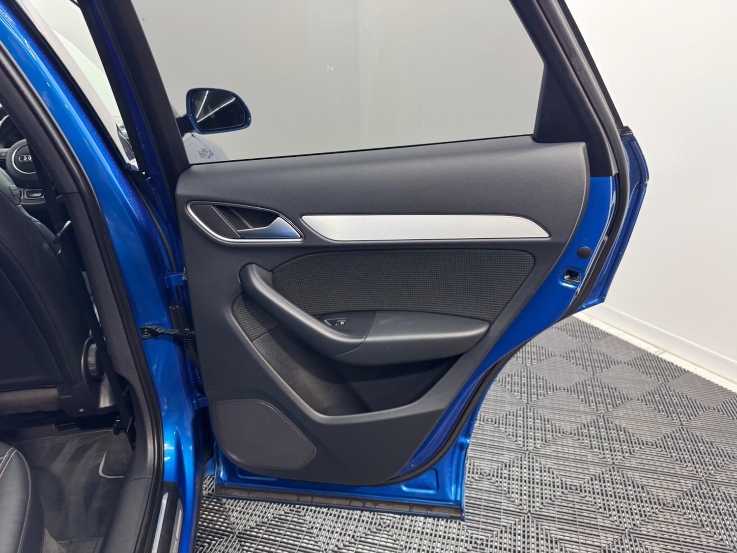 Used Audi Q3 2017 for sale - 76446523: Photo 54