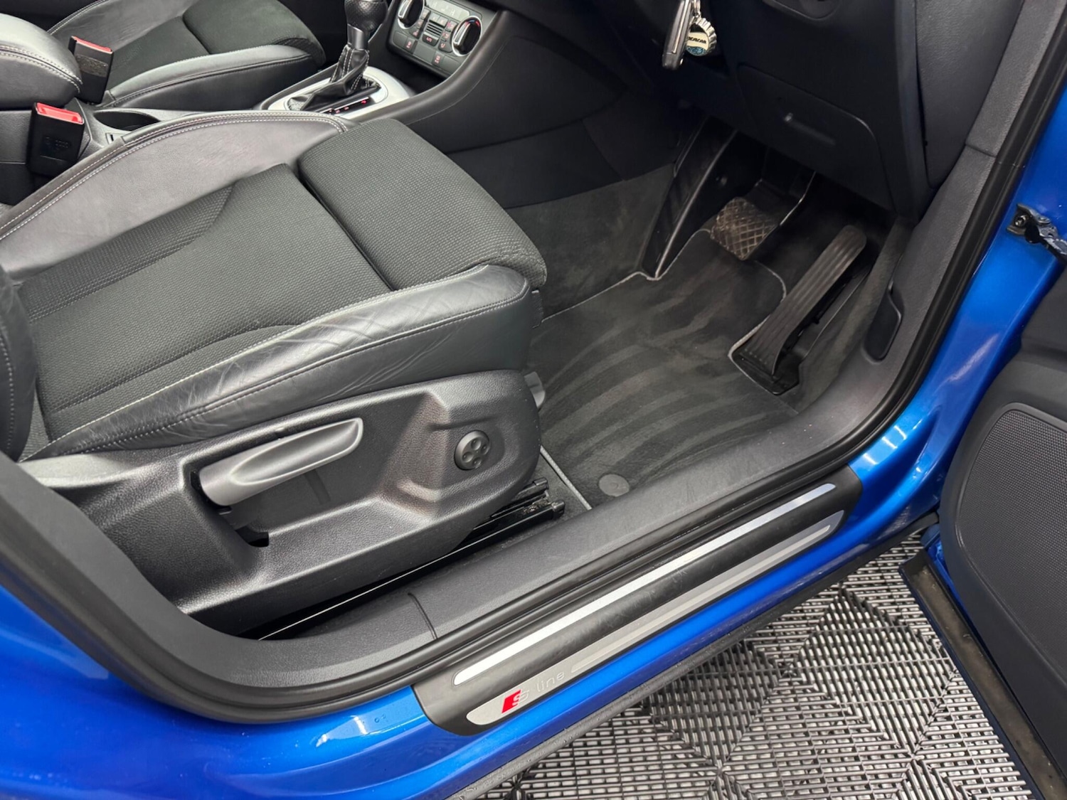 Used Audi Q3 2017 for sale - 76446523: Photo 70