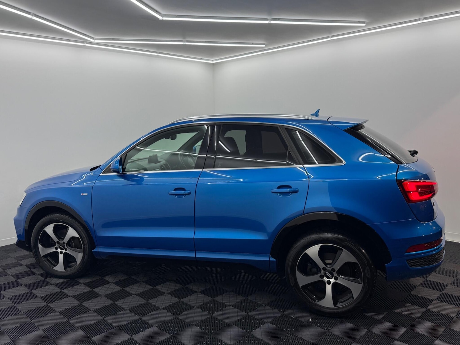 Used Audi Q3 2017 for sale - 76446523: Photo 79
