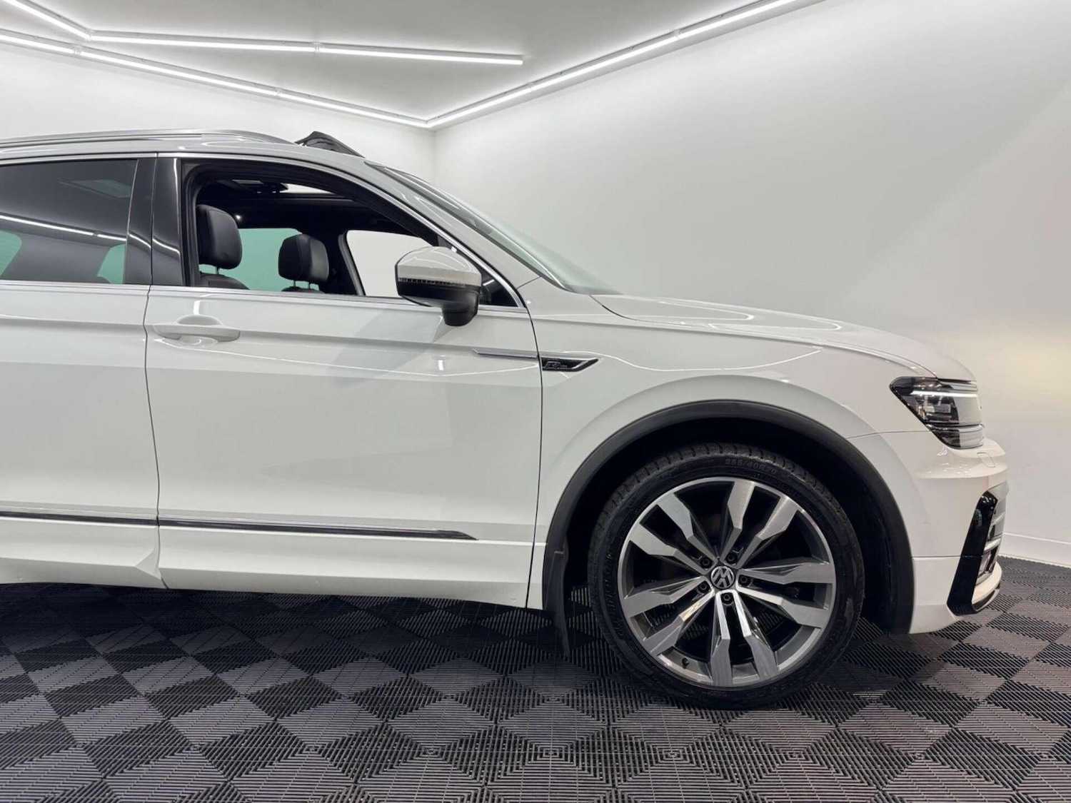 Used Volkswagen Tiguan 2017 for sale - 77783112: Photo 34