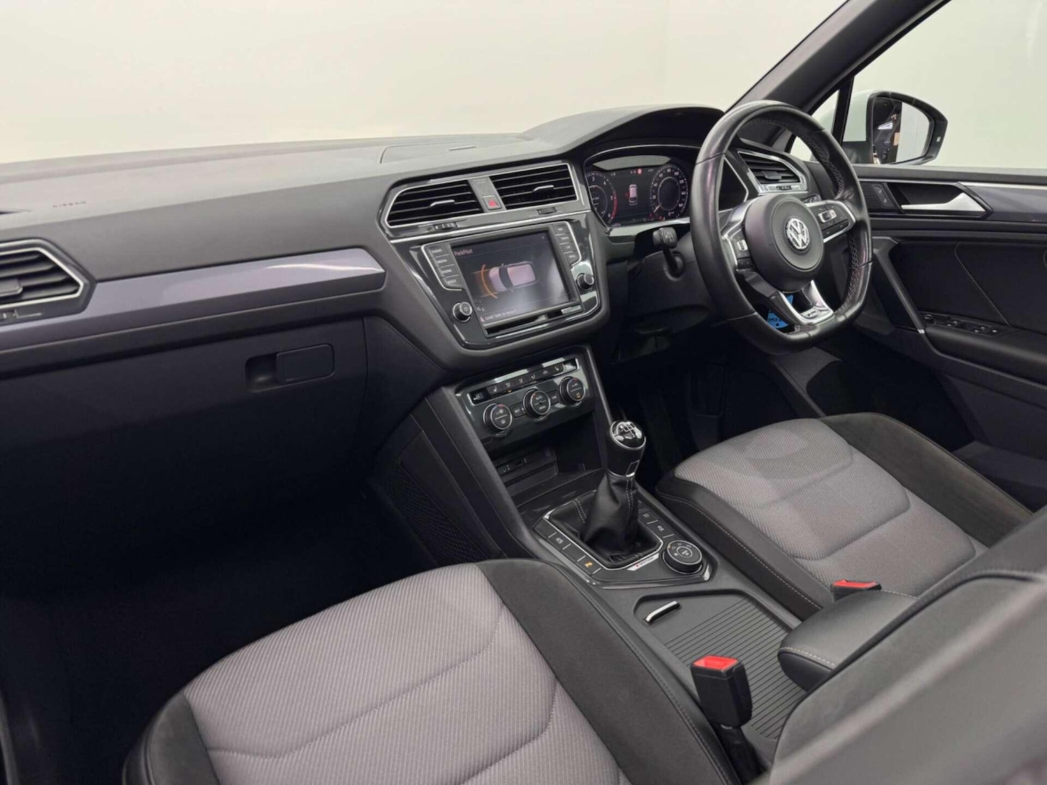 Used Volkswagen Tiguan 2017 for sale - 77783112: Photo 40