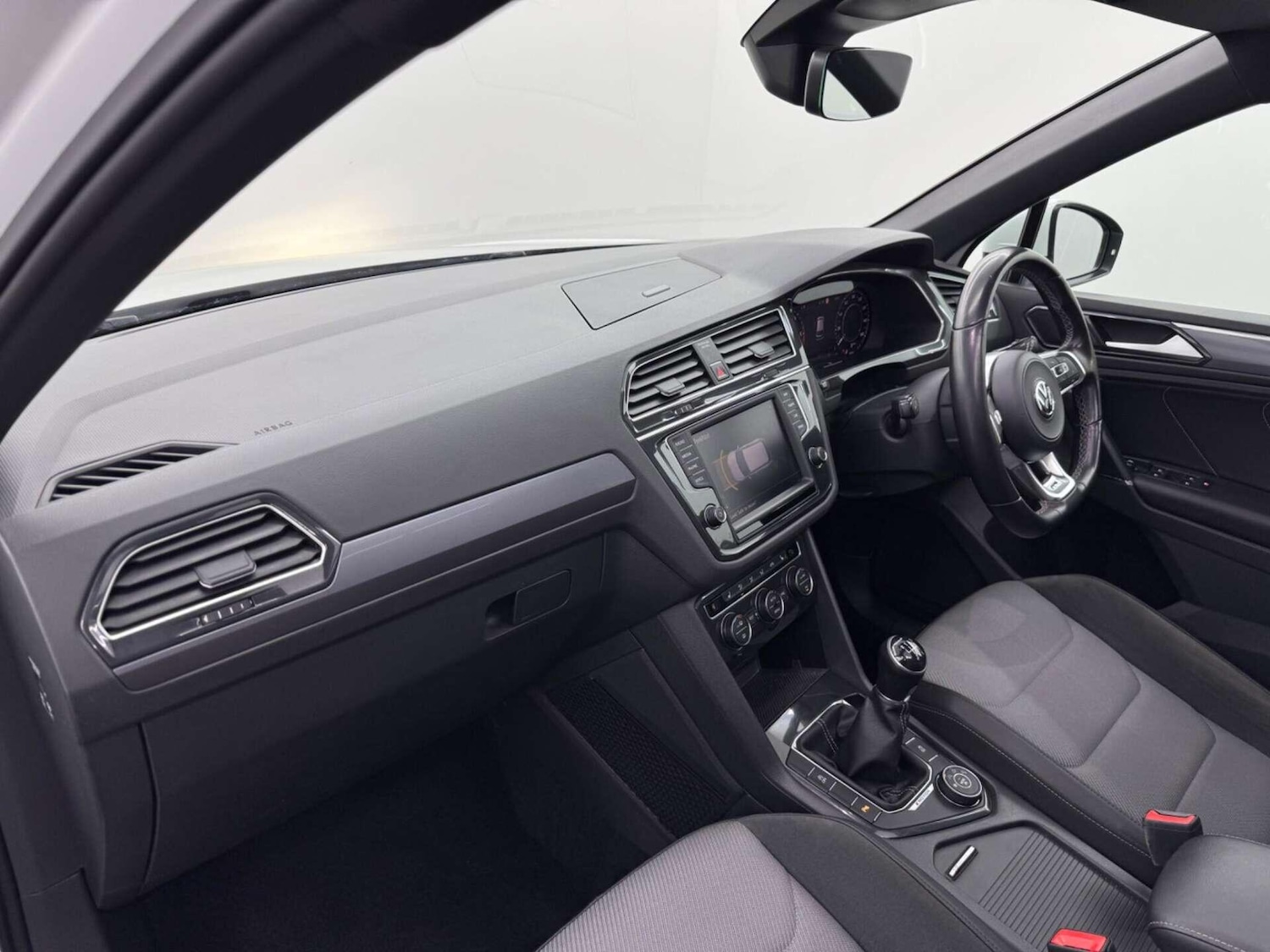 Used Volkswagen Tiguan 2017 for sale - 77783112: Photo 42