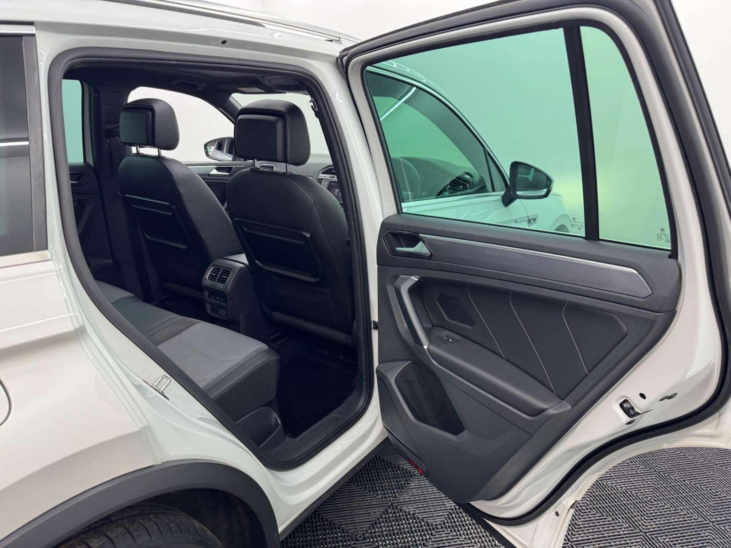 Used Volkswagen Tiguan 2017 for sale - 77783112: Photo 57