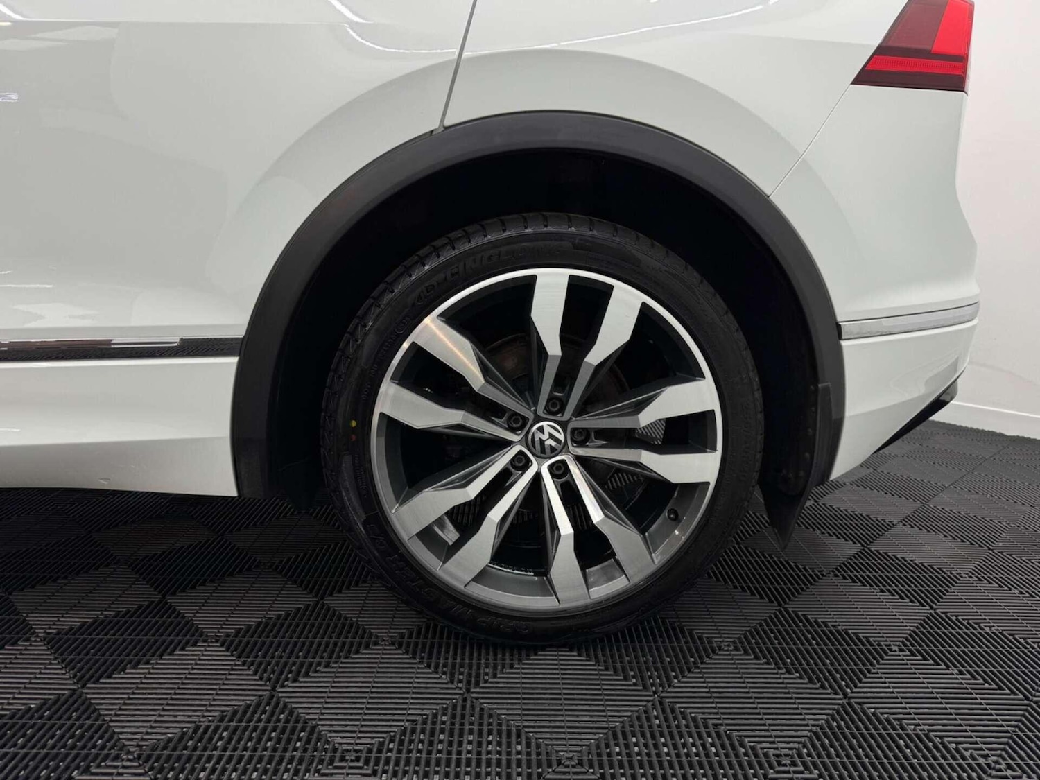 Used Volkswagen Tiguan 2017 for sale - 77783112: Photo 63