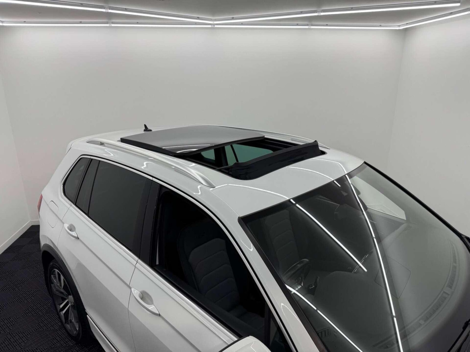 Used Volkswagen Tiguan 2017 for sale - 77783112: Photo 71