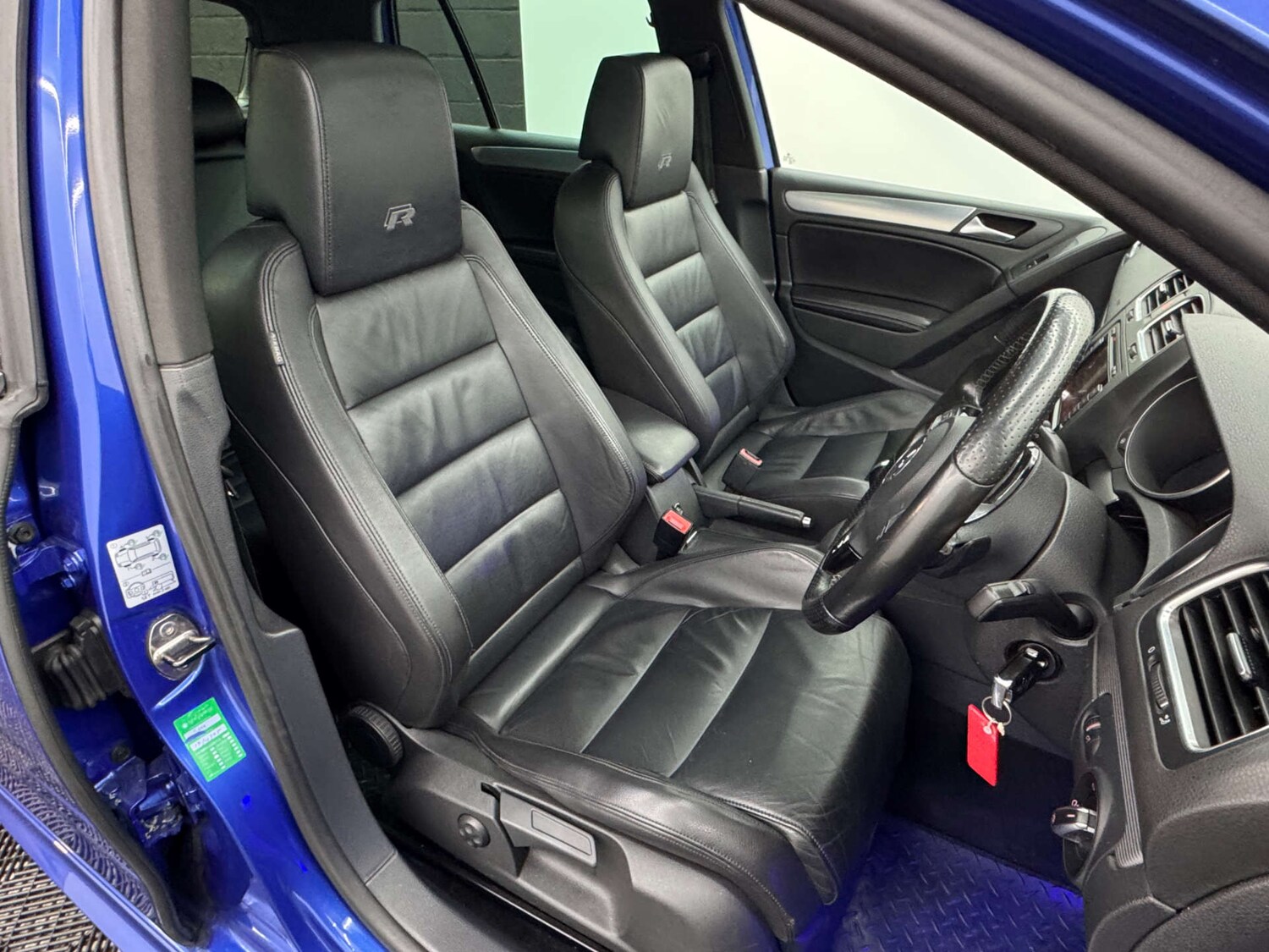 Used Volkswagen Golf 2010 for sale - 77844609: Photo 43