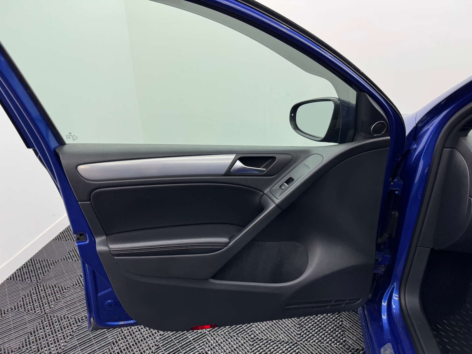 Used Volkswagen Golf 2010 for sale - 77844609: Photo 54