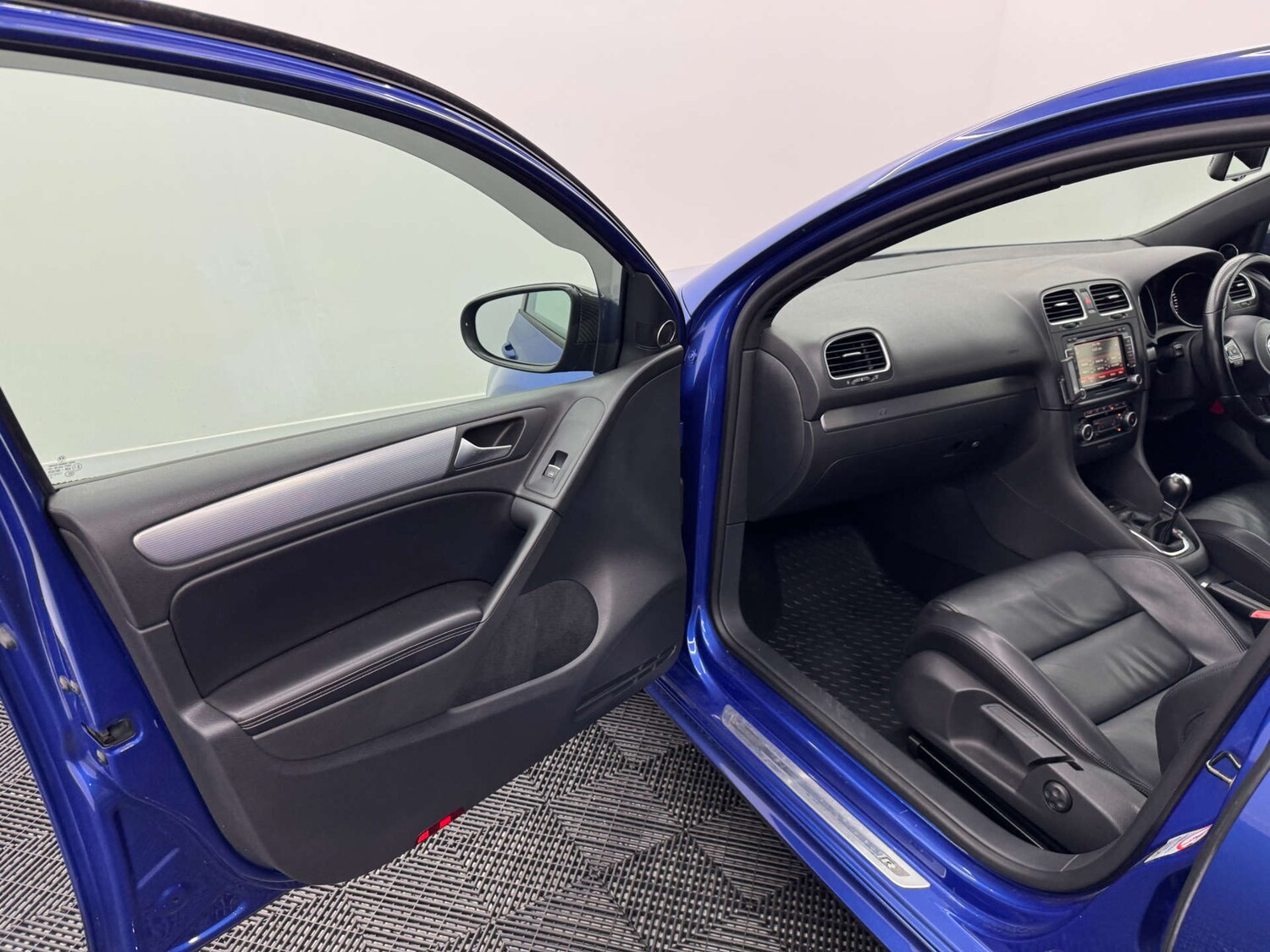 Used Volkswagen Golf 2010 for sale - 77844609: Photo 55