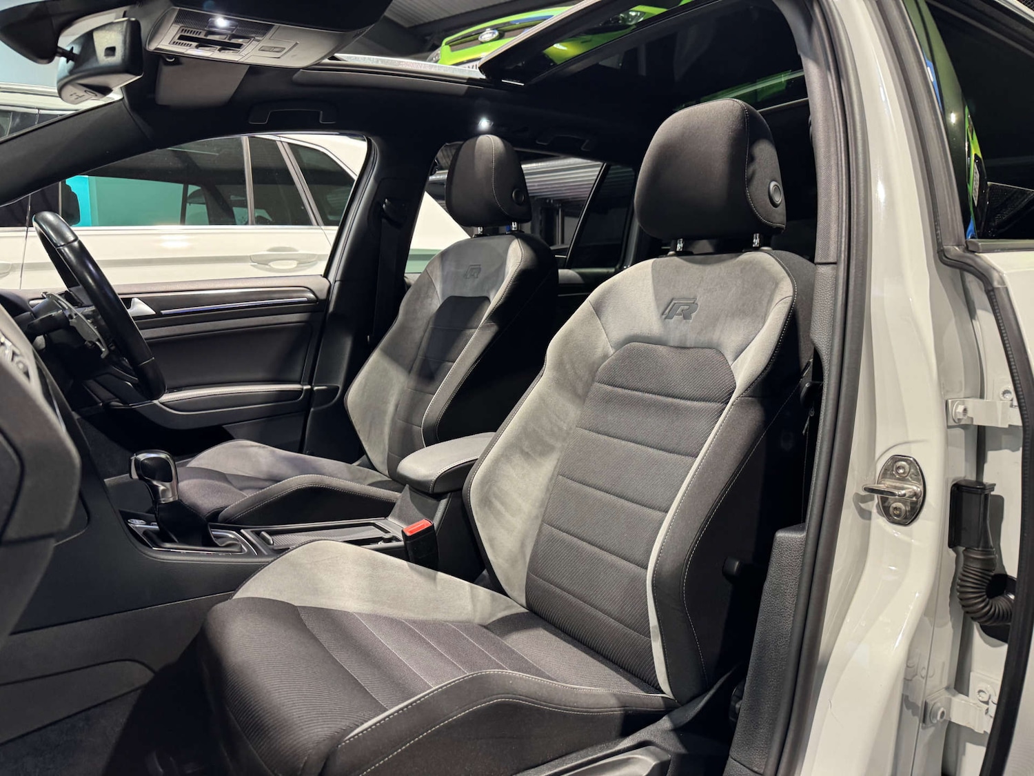 Used Volkswagen Golf 2016 for sale - 77844616: Photo 11