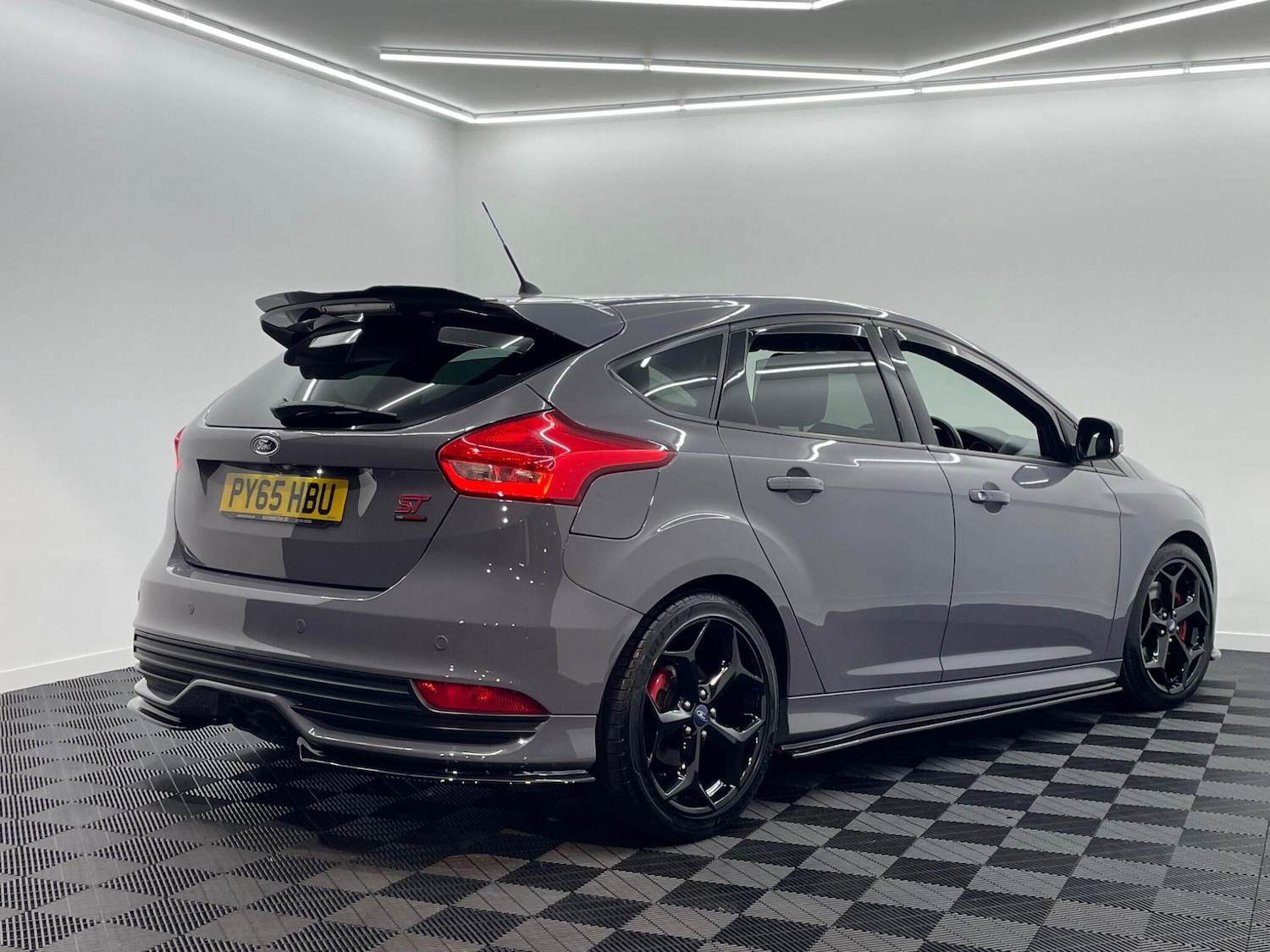 Used Ford Focus 2015 for sale - 76446393: Photo 2