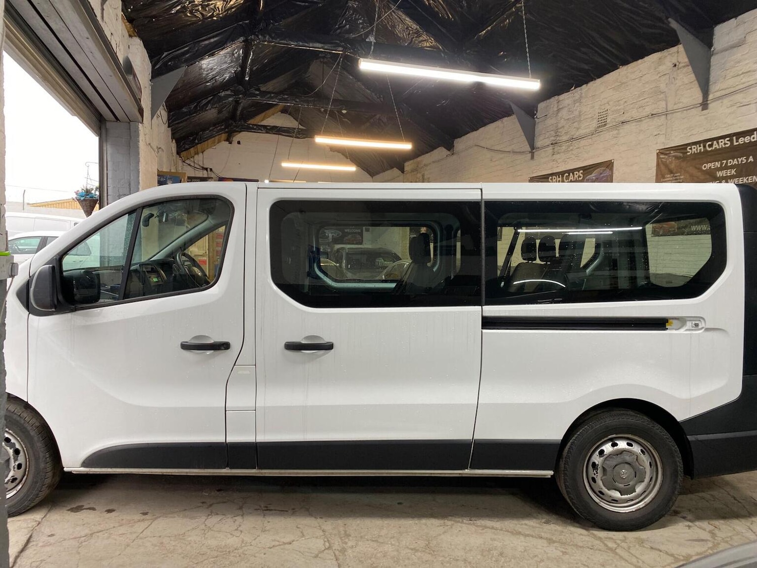 Used Vauxhall Vivaro 2016 for sale - 77303564: Photo 3