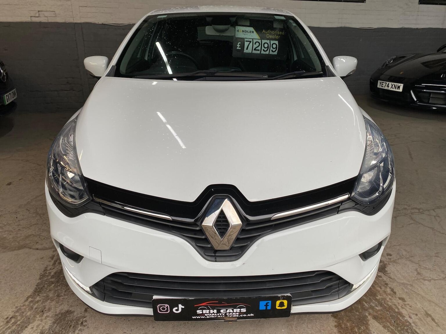 Used Renault Clio 2017 for sale - 77906699: Photo 2