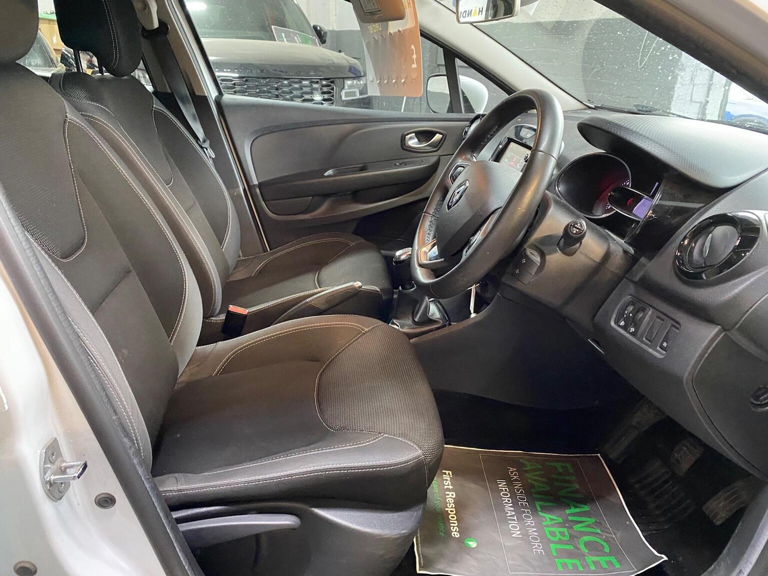 Used Renault Clio 2017 for sale - 77906699: Photo 26