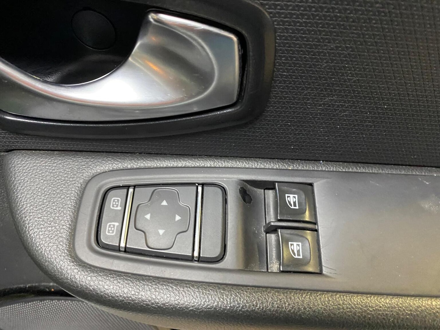 Used Renault Clio 2017 for sale - 77906699: Photo 29