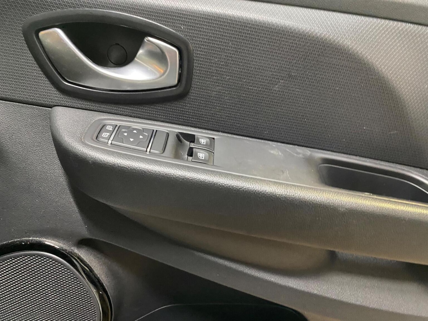 Used Renault Clio 2017 for sale - 77906699: Photo 30