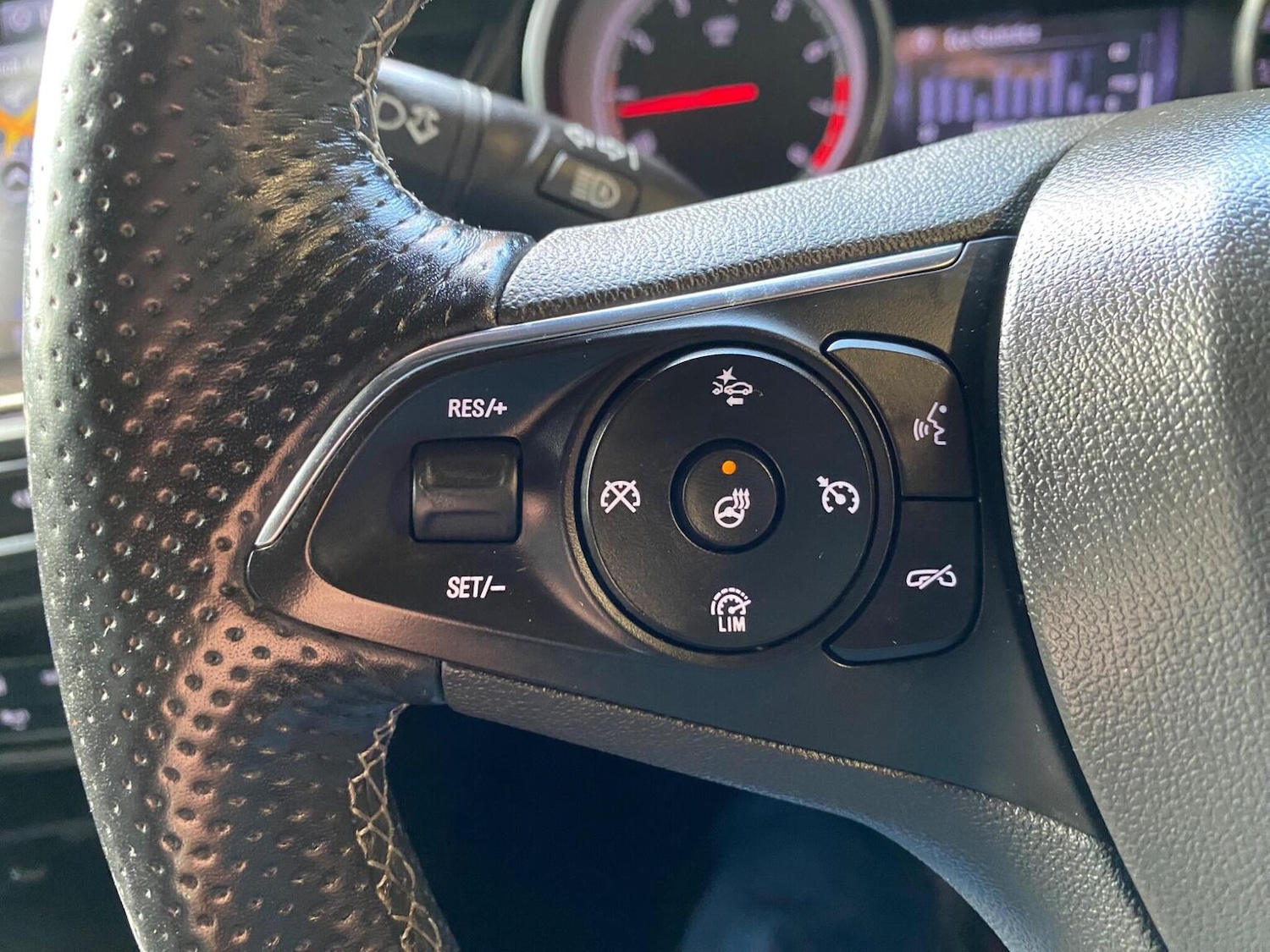 Used Vauxhall Insignia 2017 for sale - 76198260: Photo 28