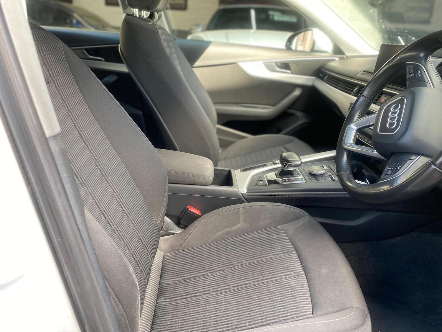 Used Audi A4 2016 for sale - 78084515: Photo 4